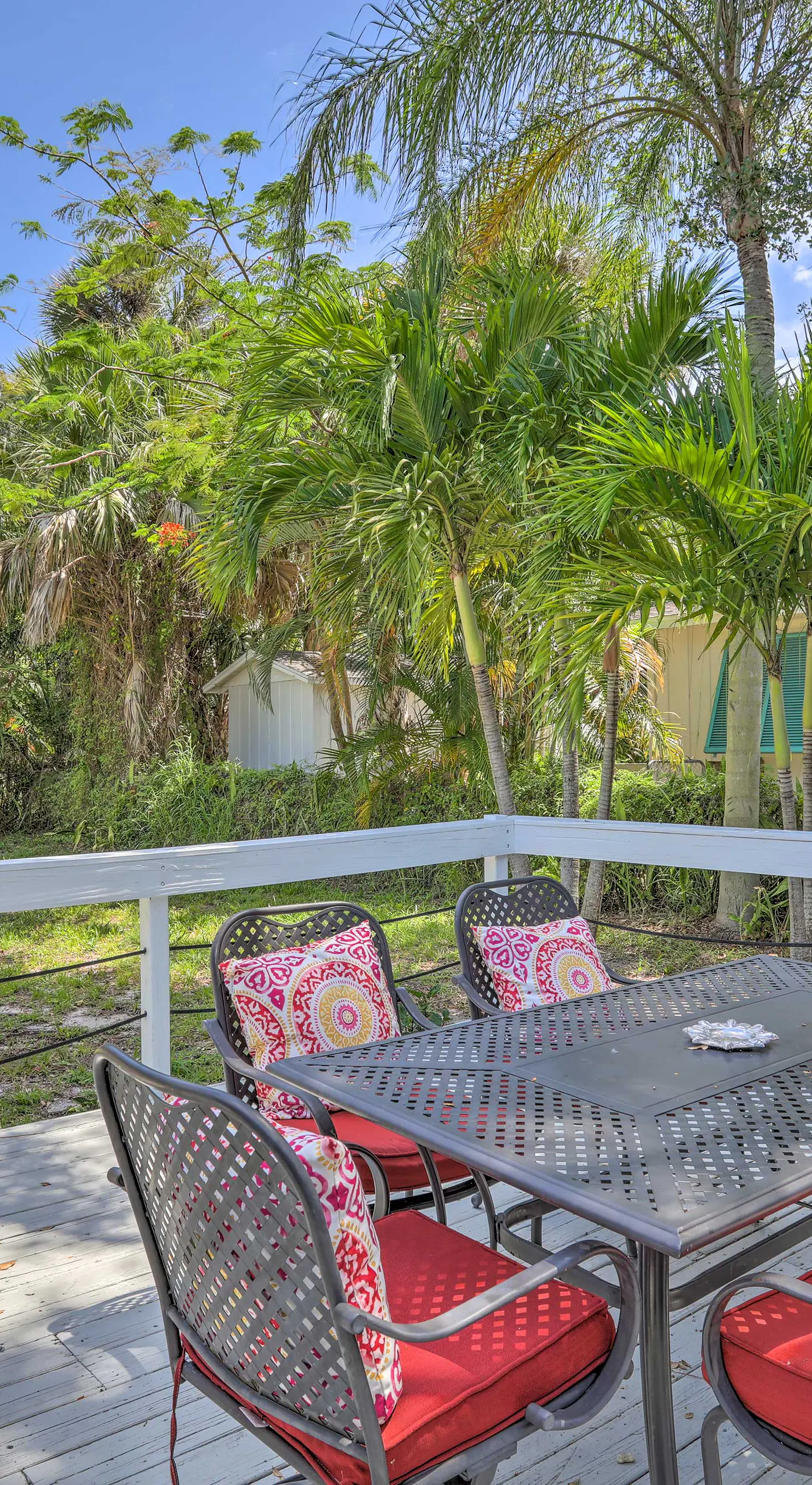 Lovely Cottage Near Downtown Stuart & Beaches