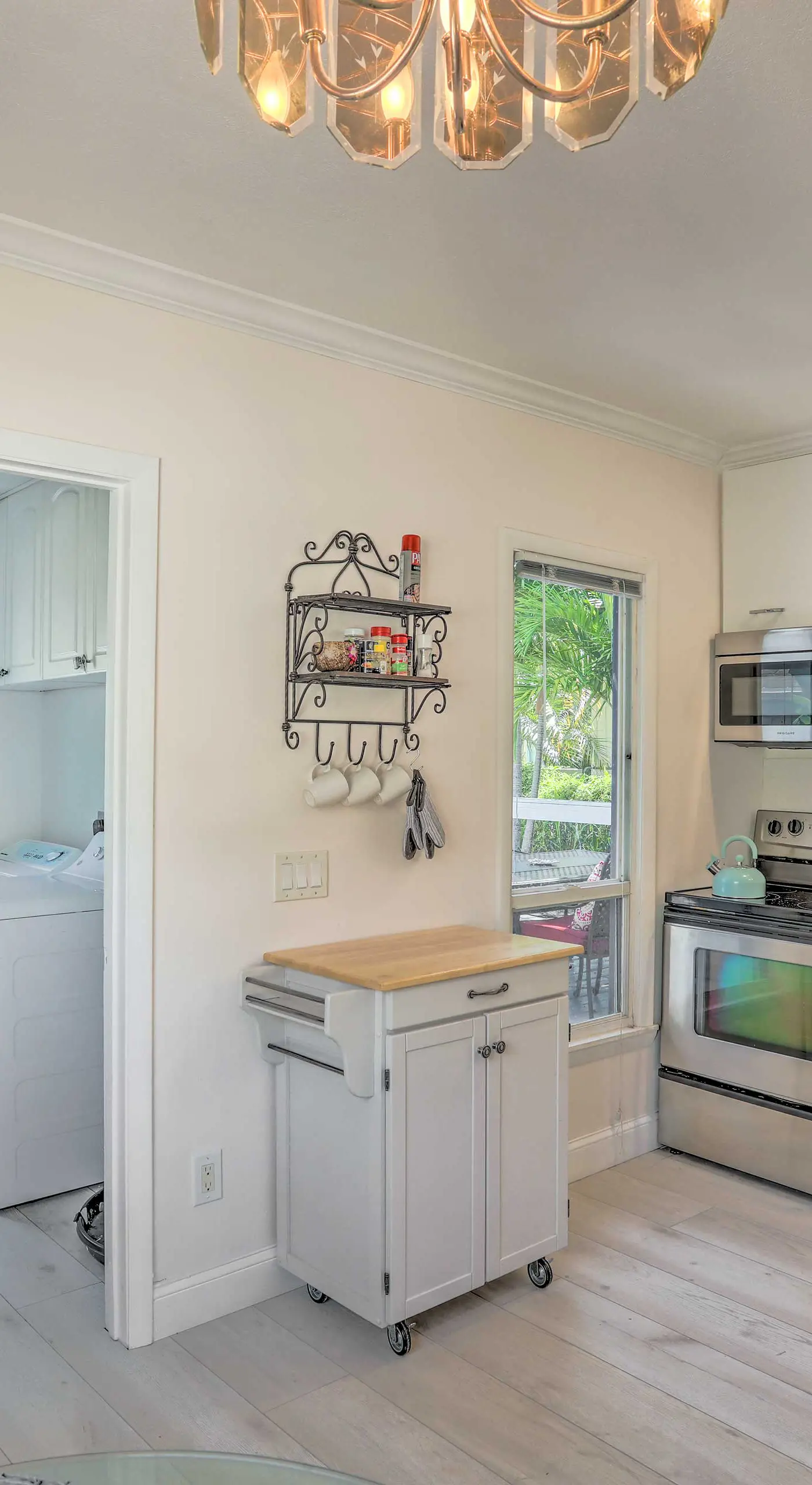 Lovely Cottage Near Downtown Stuart & Beaches
