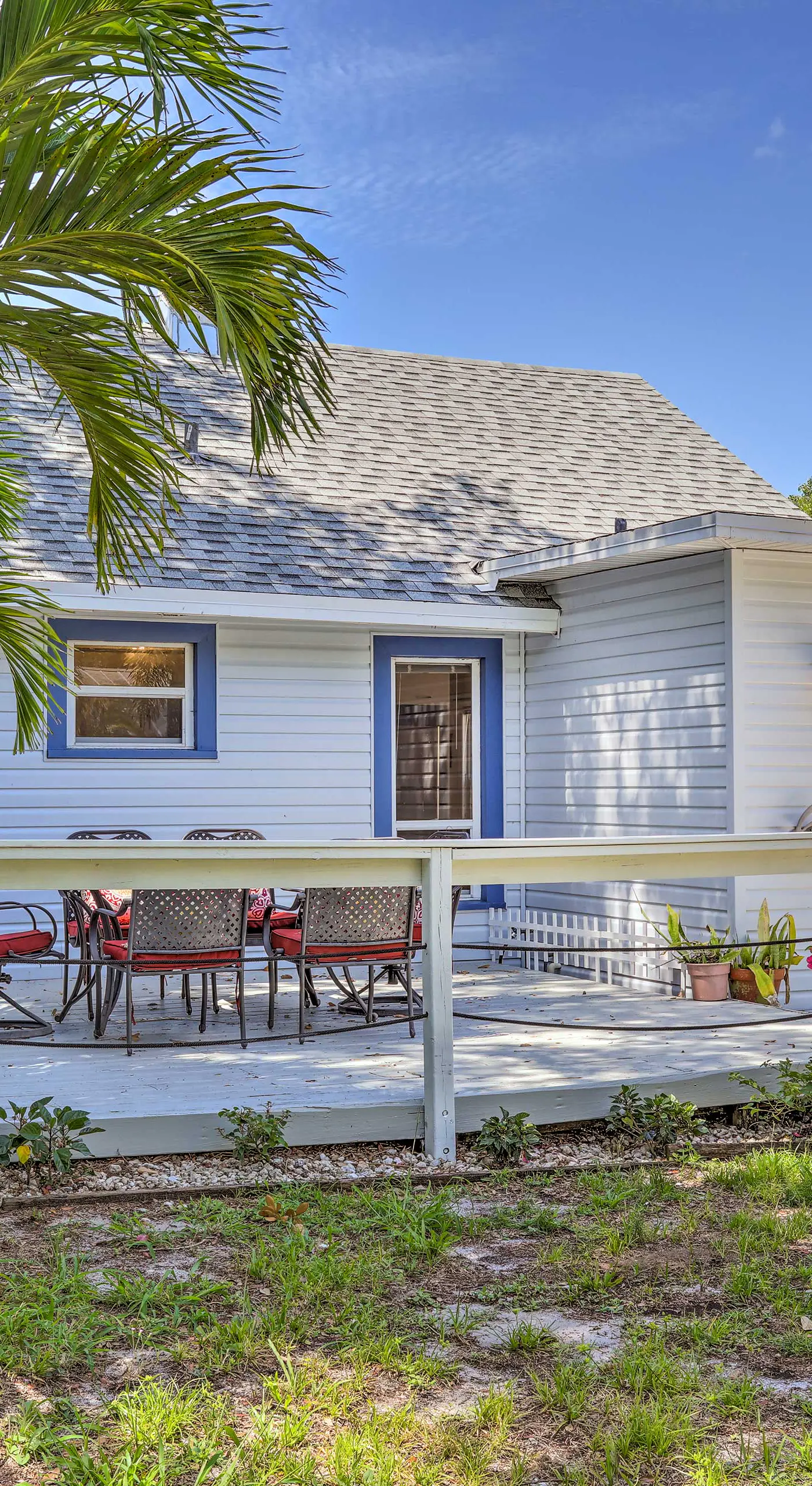 Lovely Cottage Near Downtown Stuart & Beaches