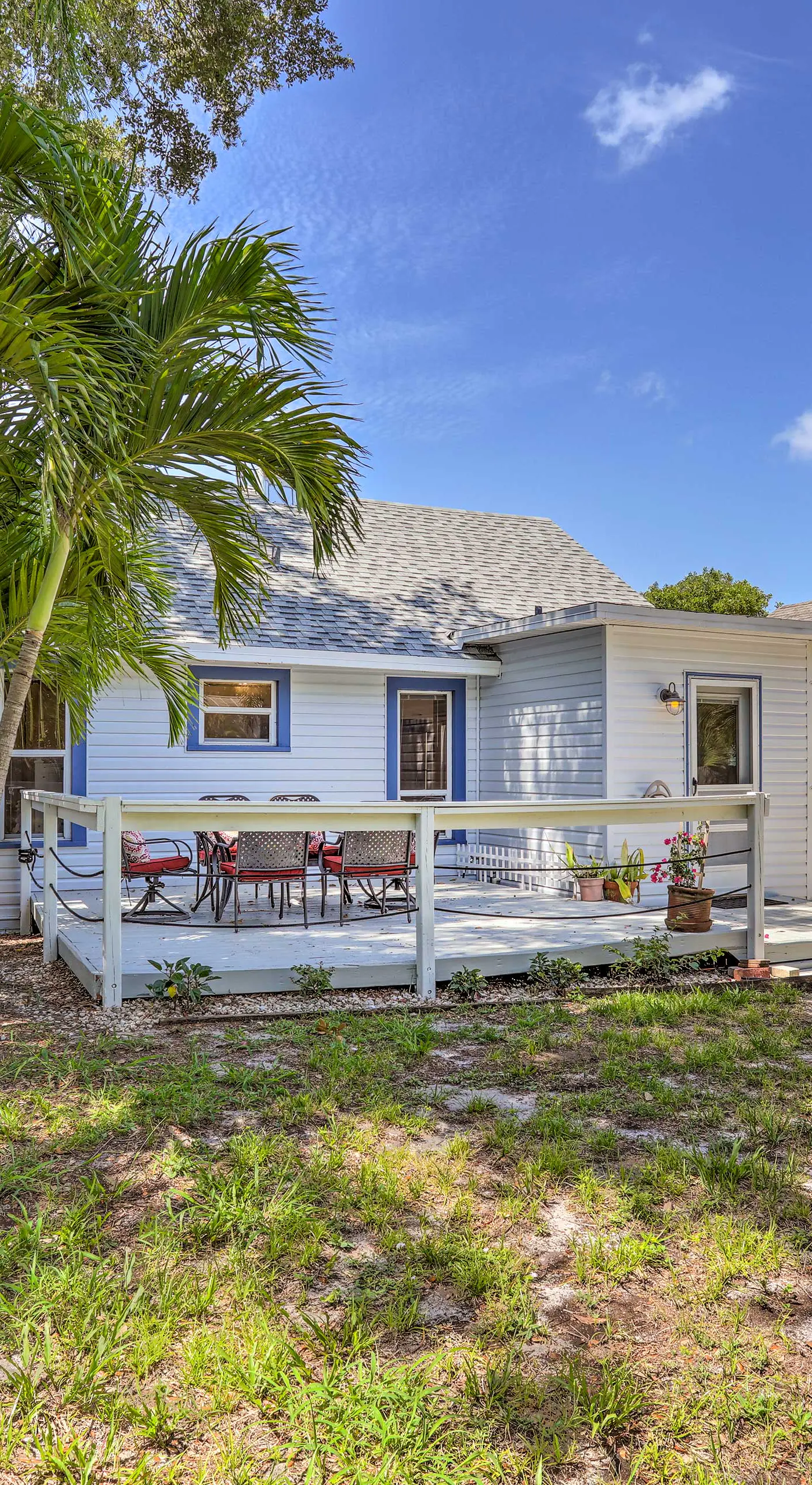 Lovely Cottage Near Downtown Stuart & Beaches