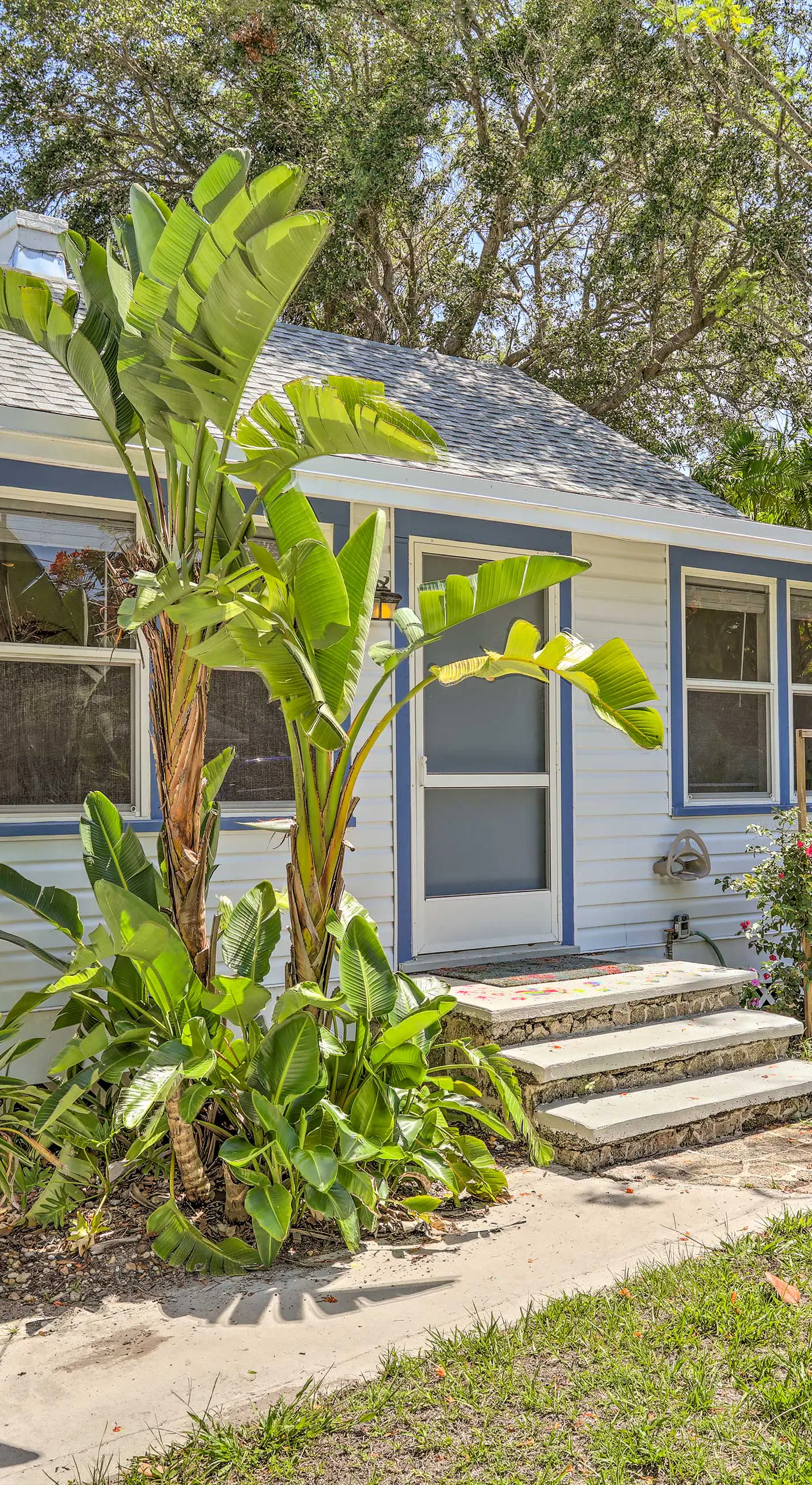 Lovely Cottage Near Downtown Stuart & Beaches