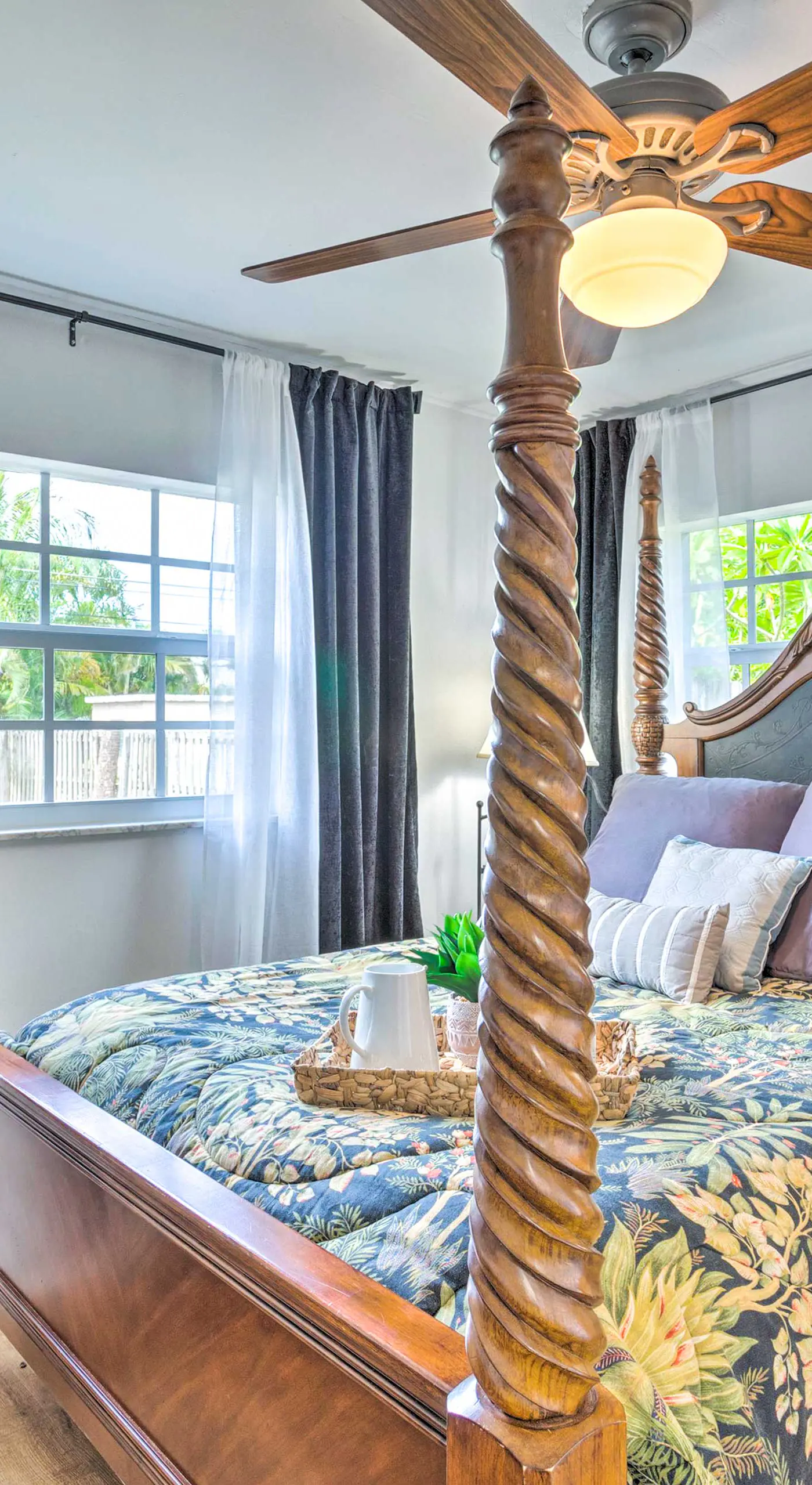 'Tropical Landing' Stuart Home w/ Pool + Grill!
