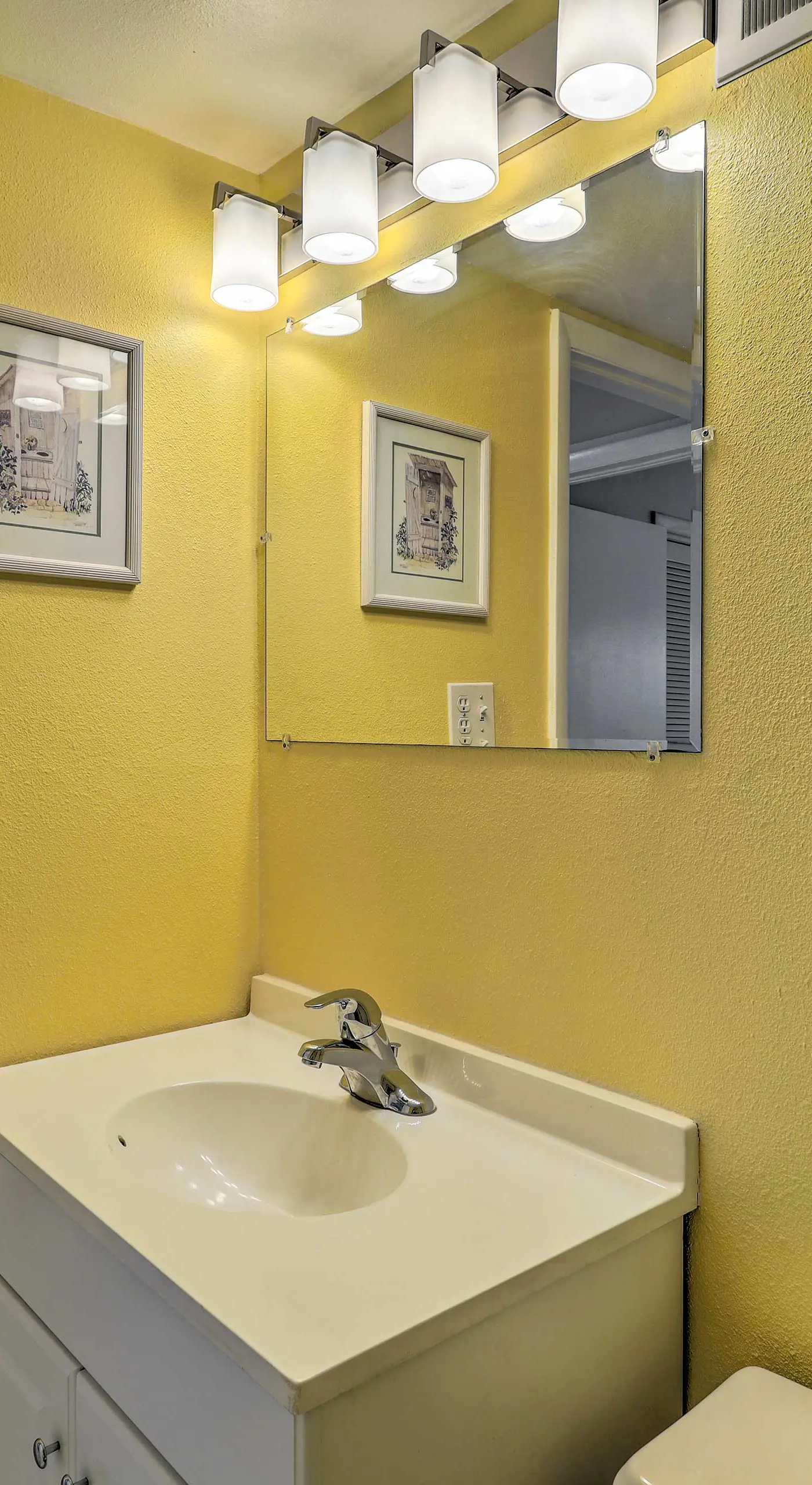 'The Palms' Cocoa Beach Condo: Walk to Beach!