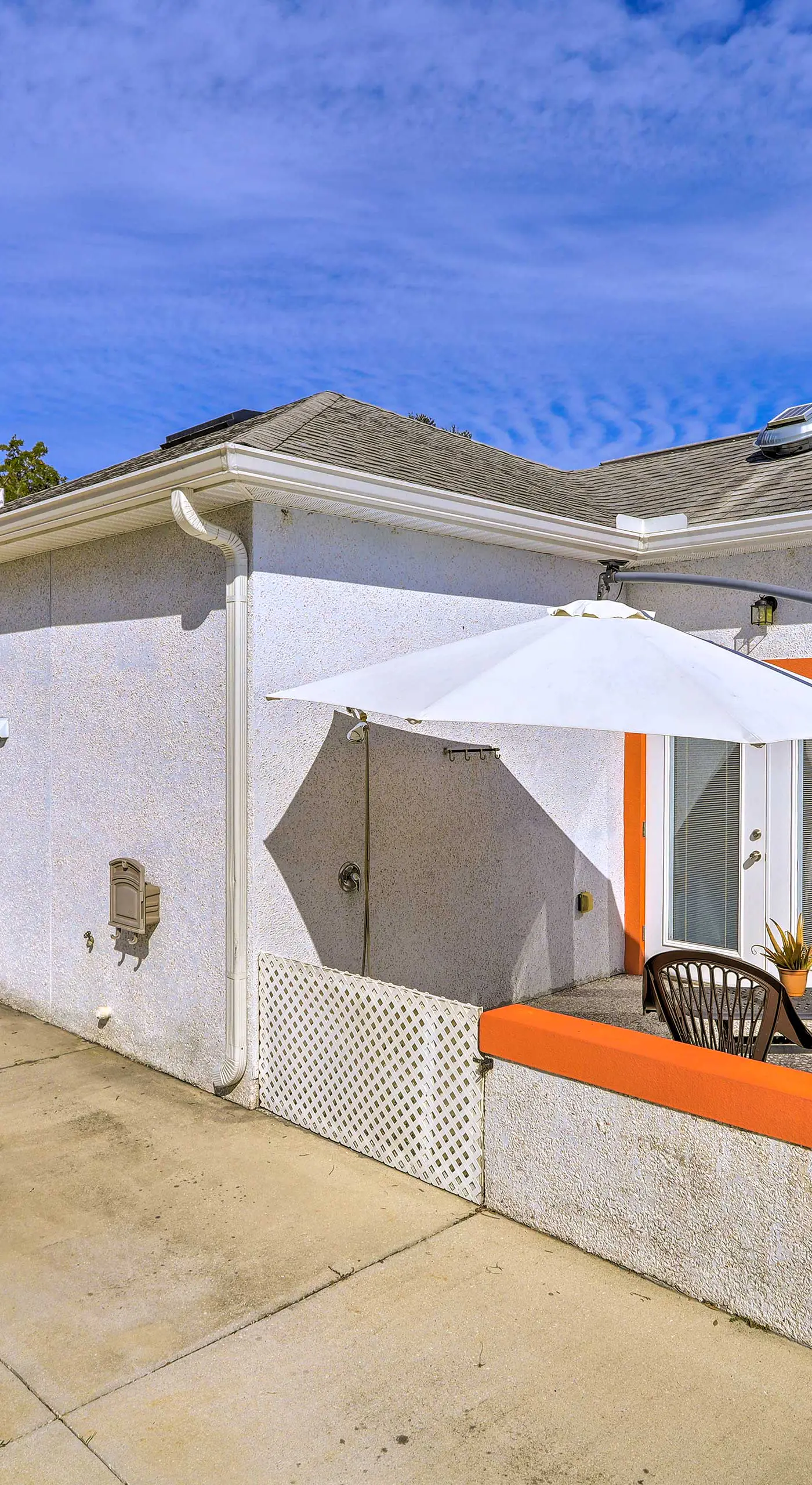 'The Shell House' in Titusville: Pool, Golf Access