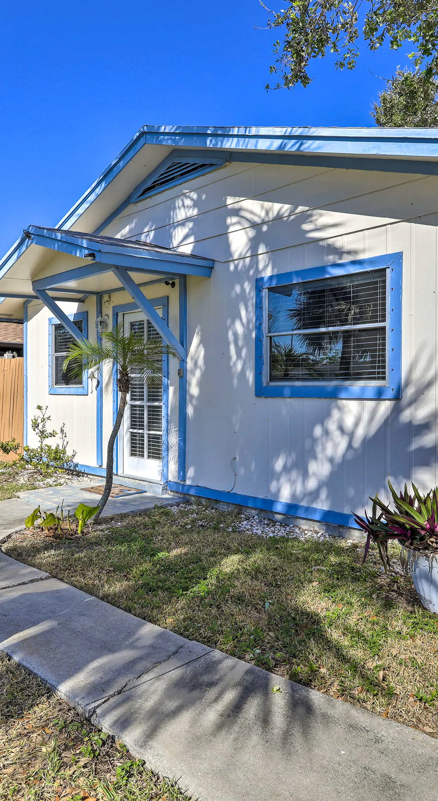 Cape Canaveral Cottage w/ Hot Tub: Walk to Beach