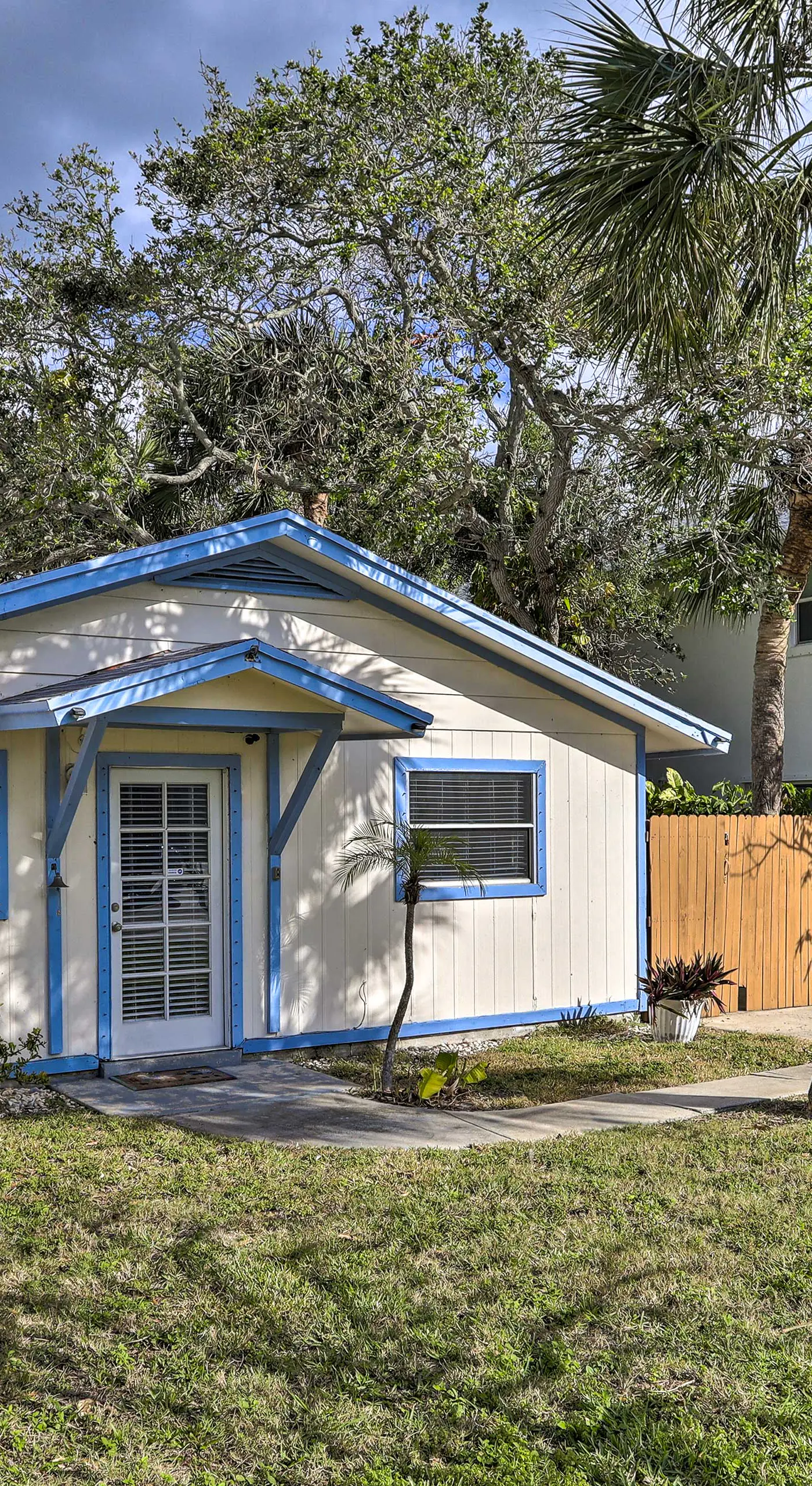 Cape Canaveral Cottage w/ Hot Tub: Walk to Beach
