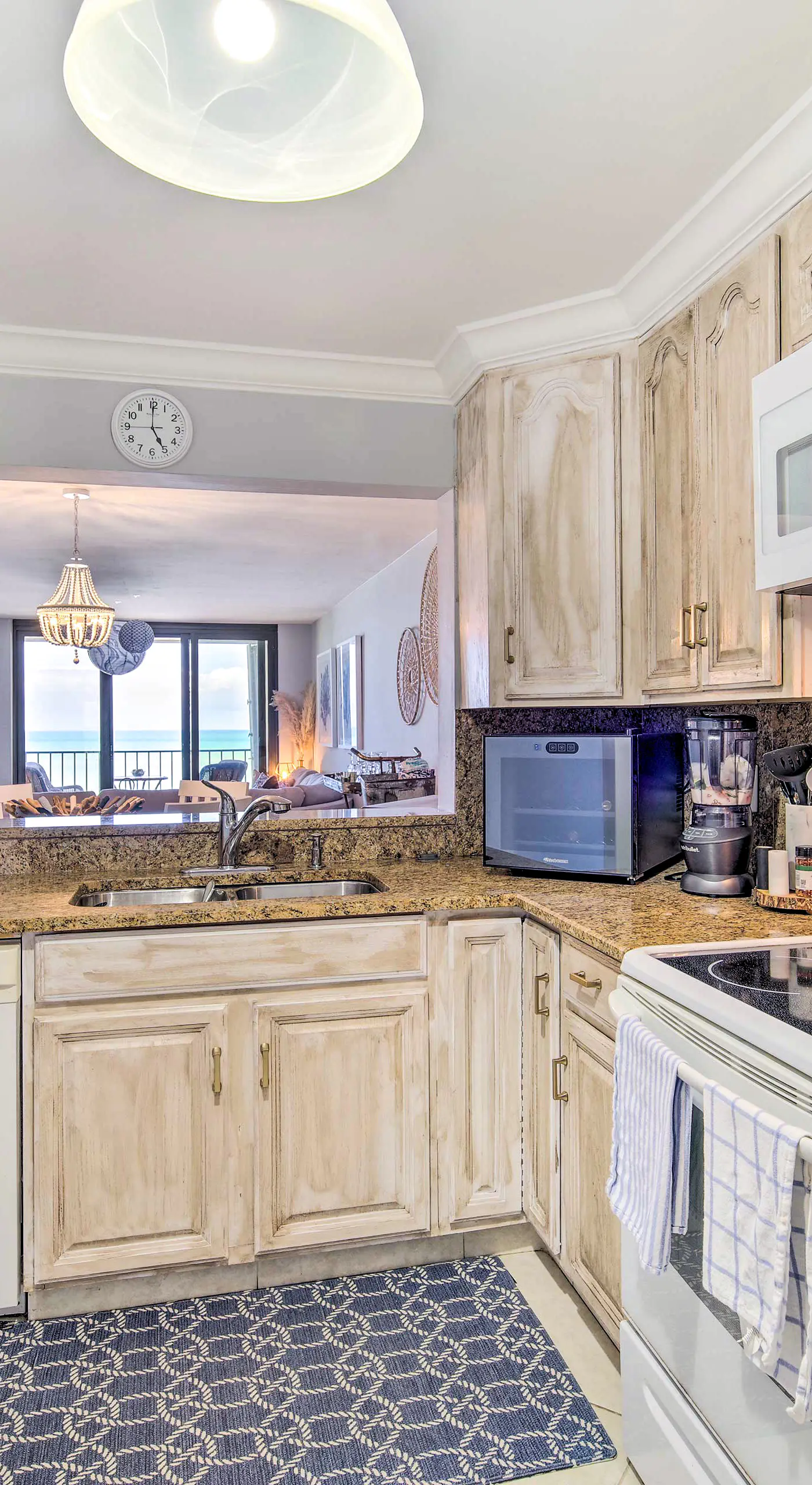 Lovely Fort Pierce Condo, Walk to Beach!