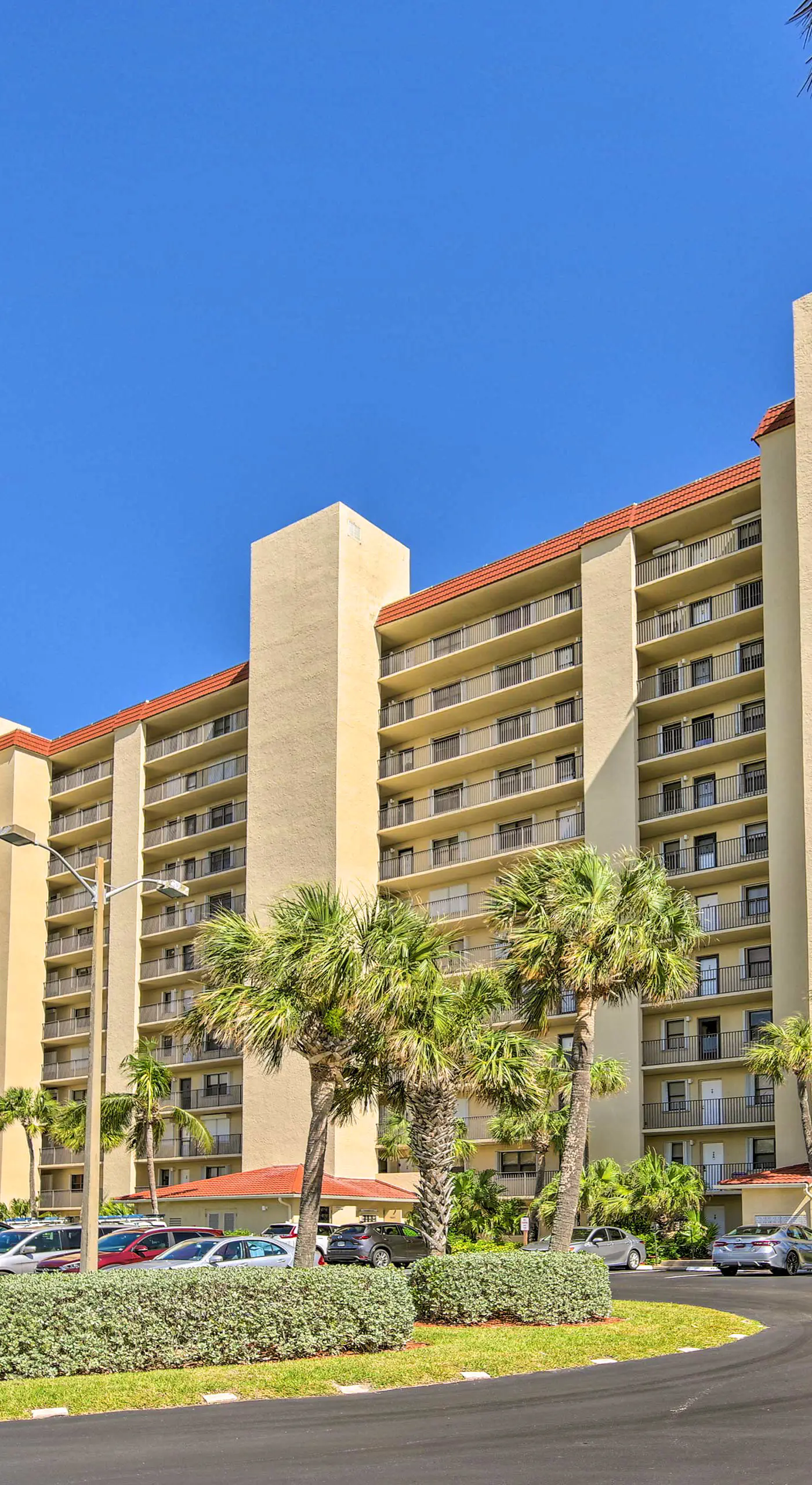 Lovely Fort Pierce Condo, Walk to Beach!