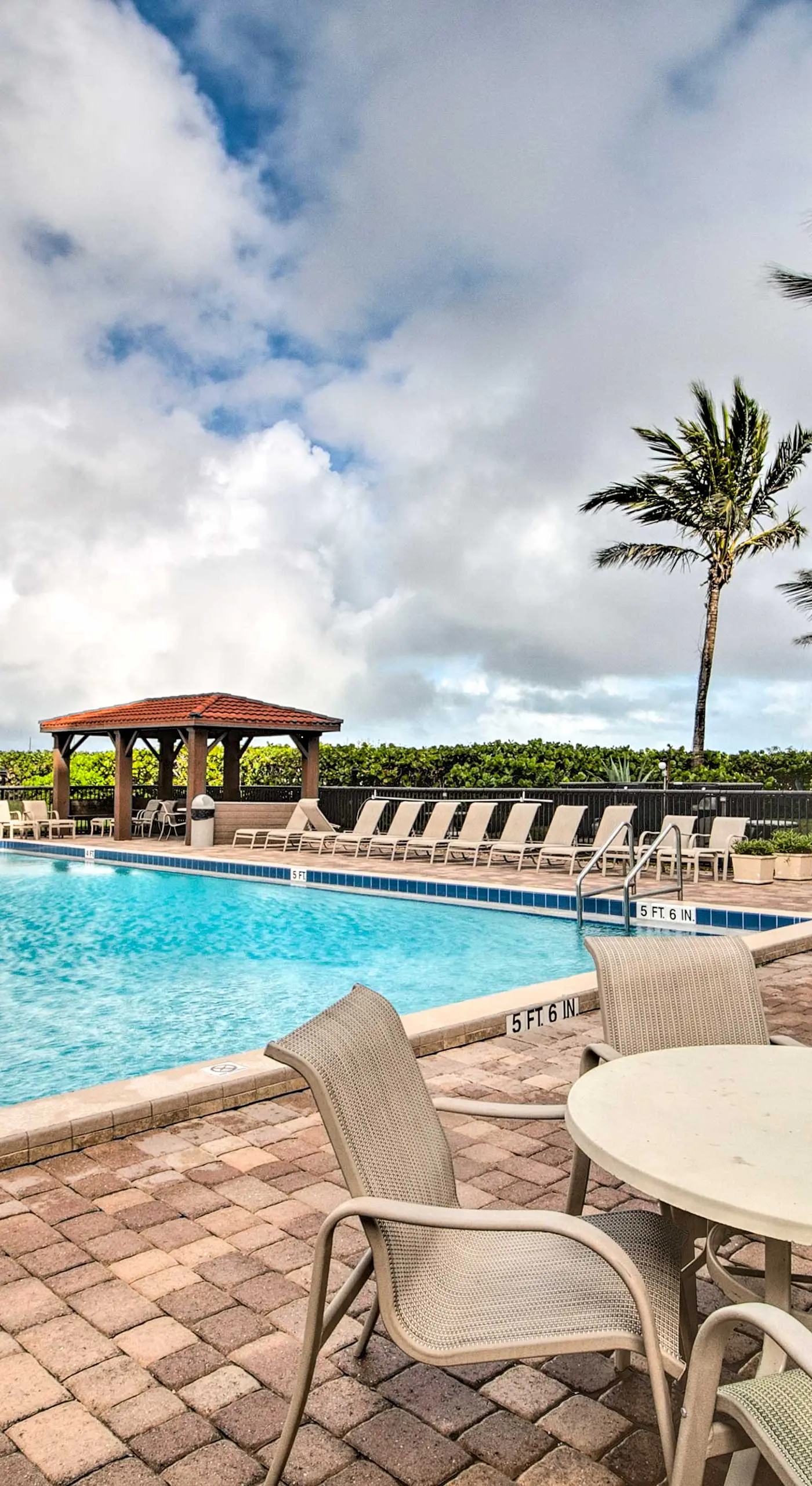 Lovely Fort Pierce Condo, Walk to Beach!