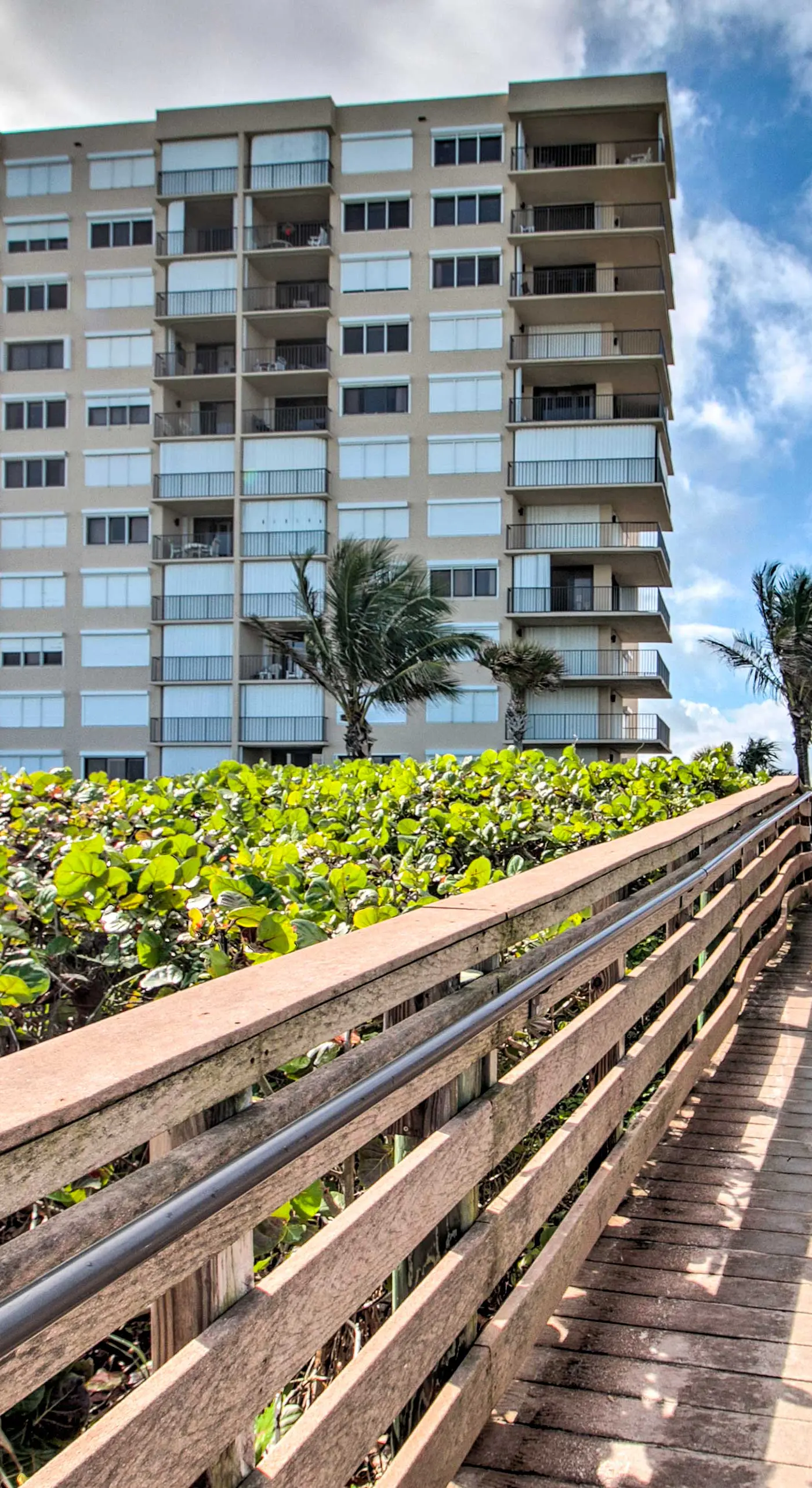 Lovely Fort Pierce Condo, Walk to Beach!