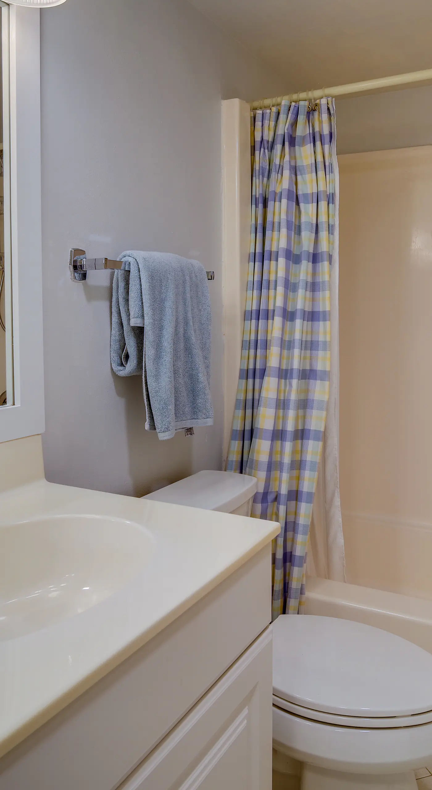 Sunny Ocean Village Beach Condo: Community Pool