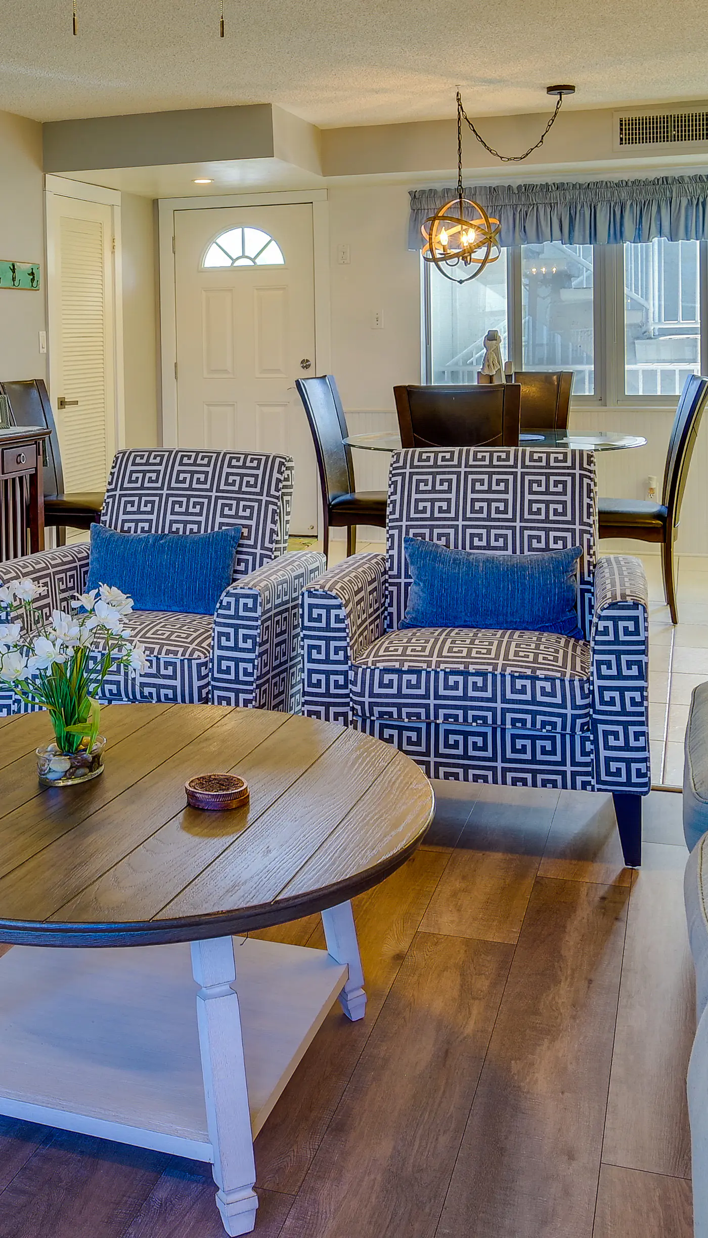 Sunny Ocean Village Beach Condo: Community Pool