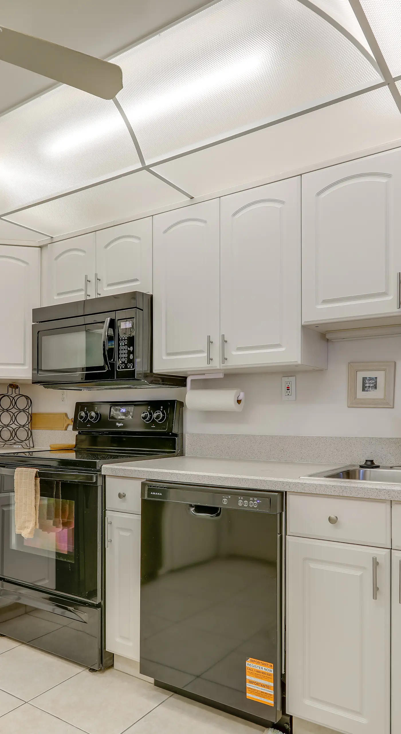 Sunny Ocean Village Beach Condo: Community Pool