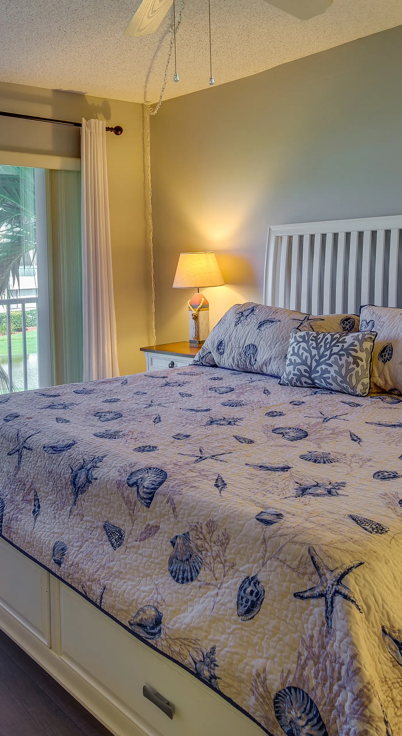 Sunny Ocean Village Beach Condo: Community Pool