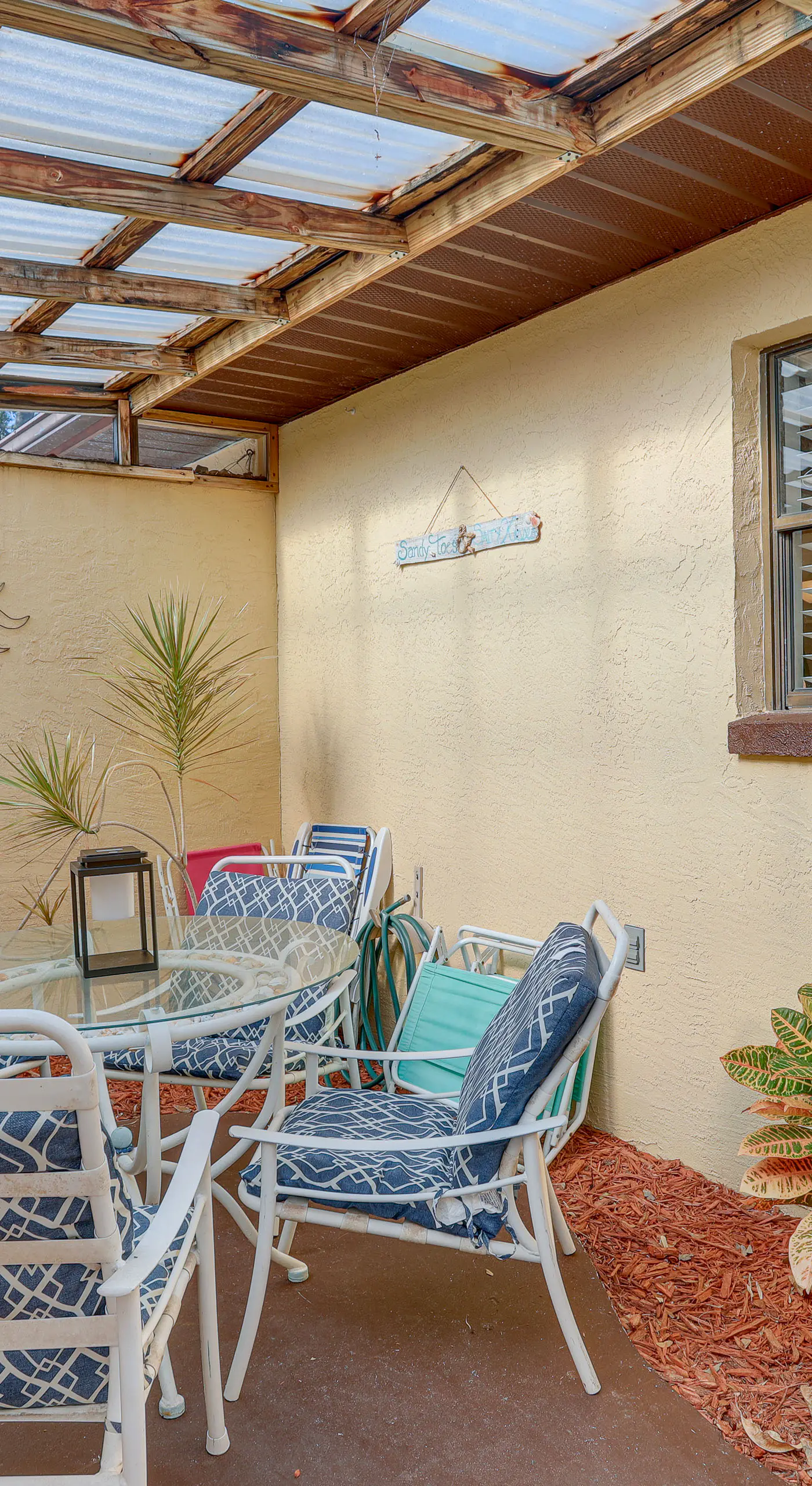 Breezy Cape Canaveral Townhome ~ 1 Mi to Beach!