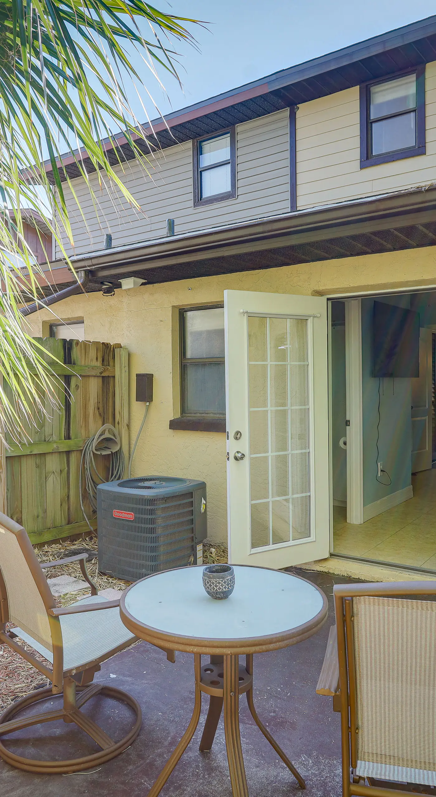 Breezy Cape Canaveral Townhome ~ 1 Mi to Beach!