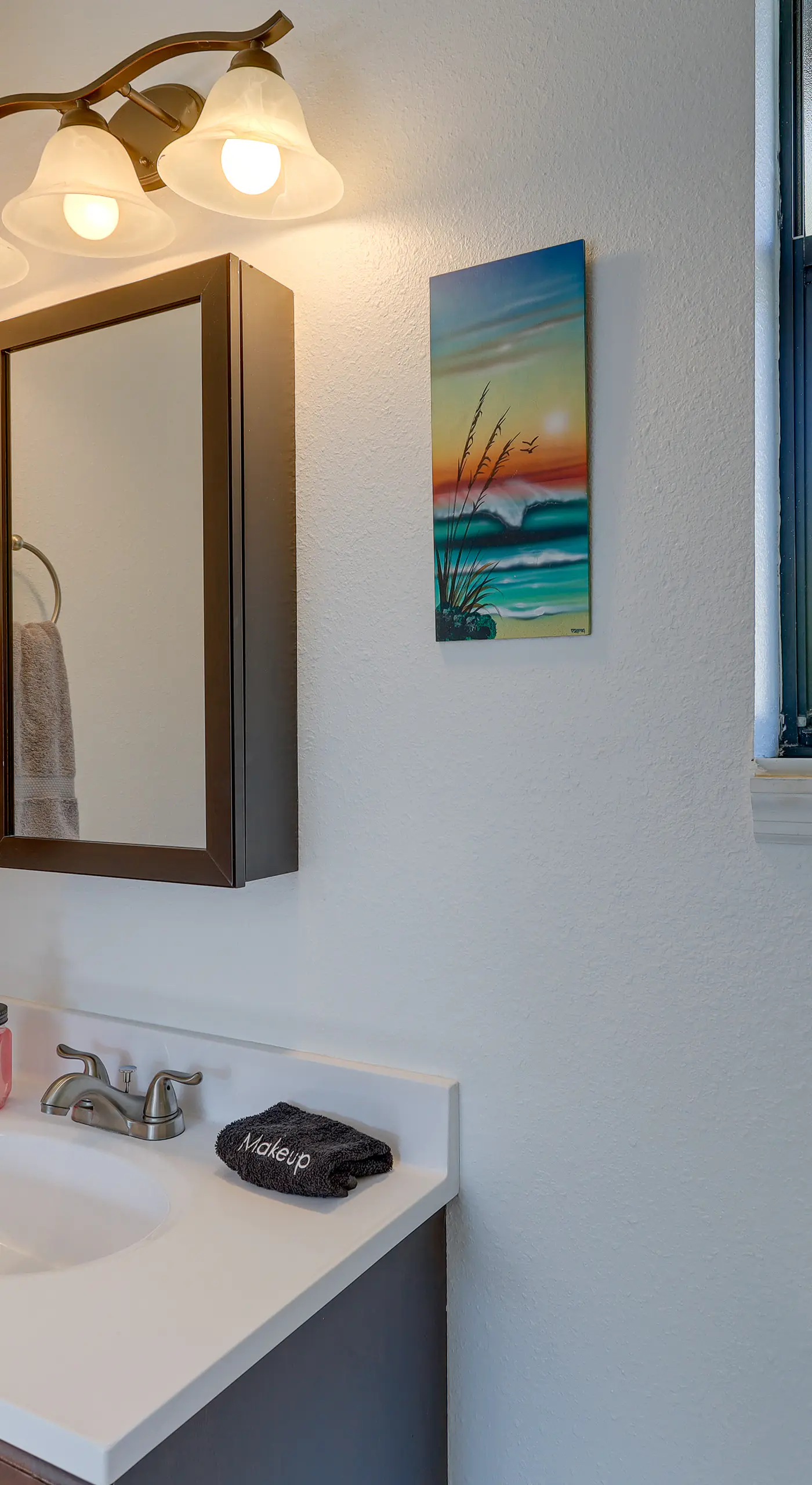 Breezy Cape Canaveral Townhome ~ 1 Mi to Beach!