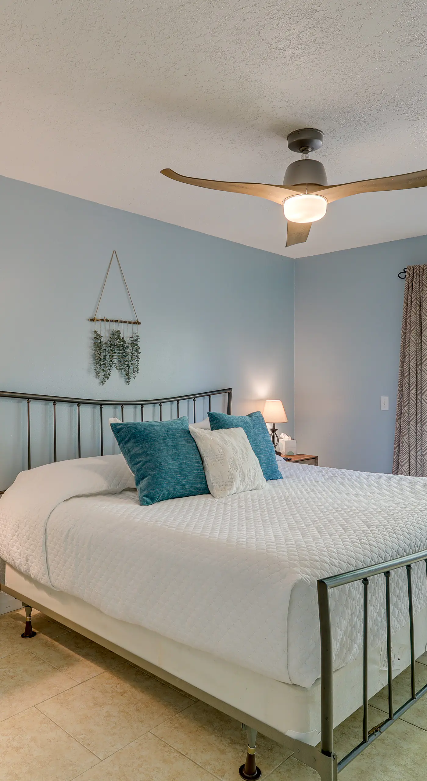 Breezy Cape Canaveral Townhome ~ 1 Mi to Beach!