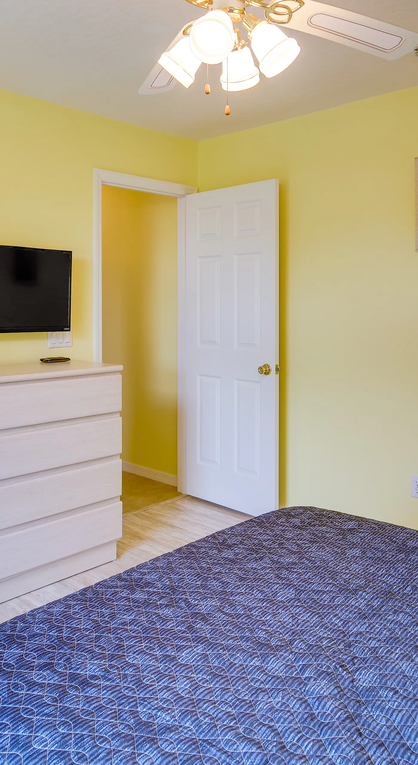 Pet-Friendly Sebastian Home: w/ Porch + Lake View!