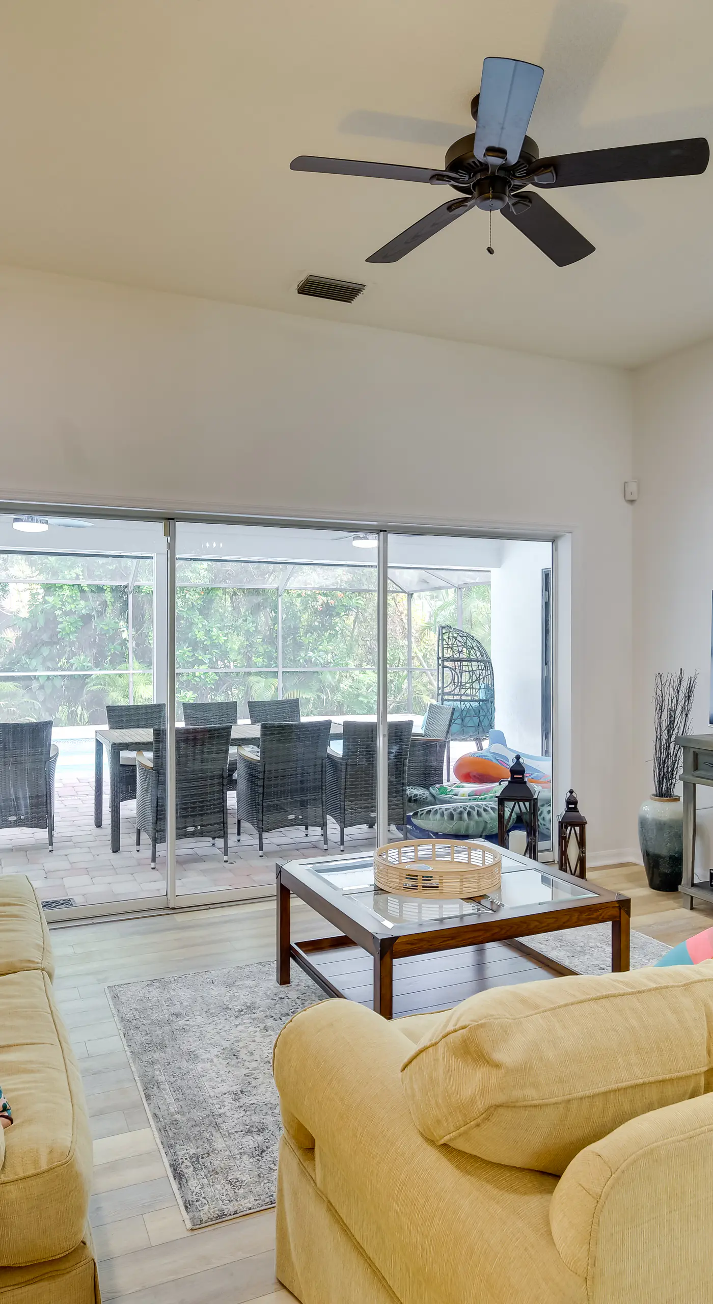 'Casa Blanco' Escape w/ Fire Pit in Sebastian!