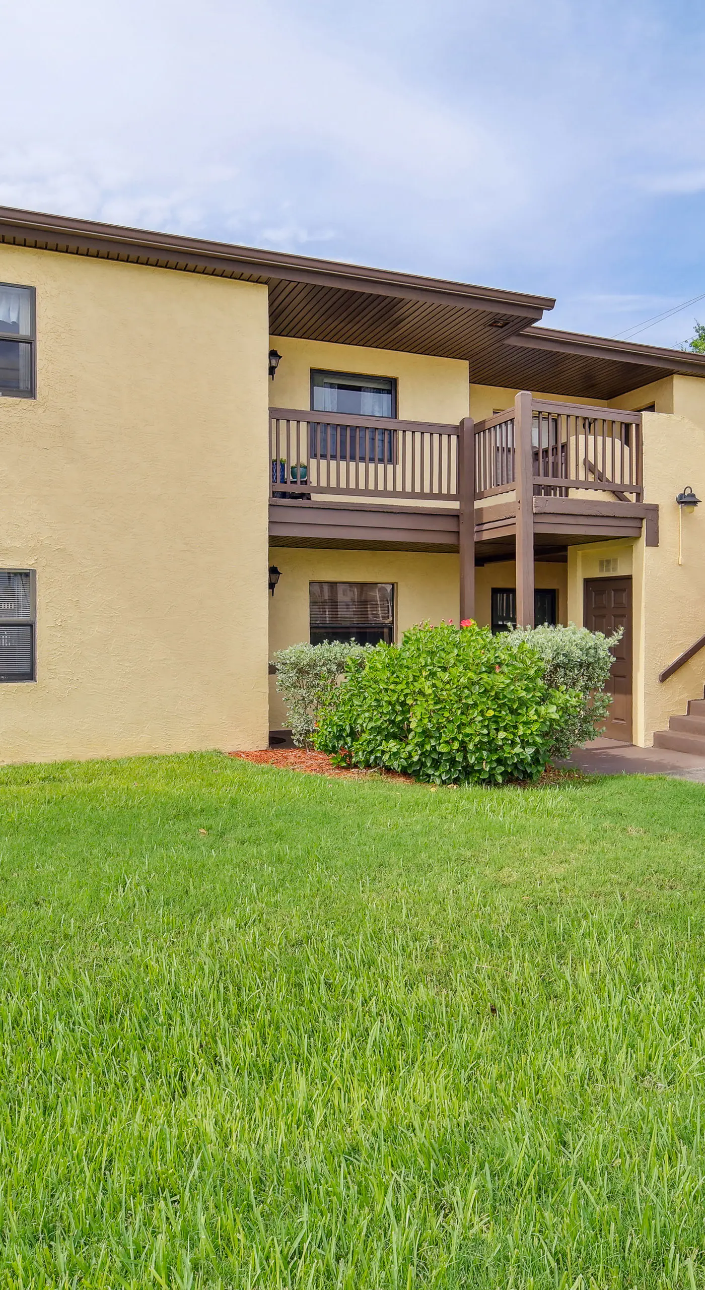 Cocoa Beach Vacation Rental - Walk to Pier!