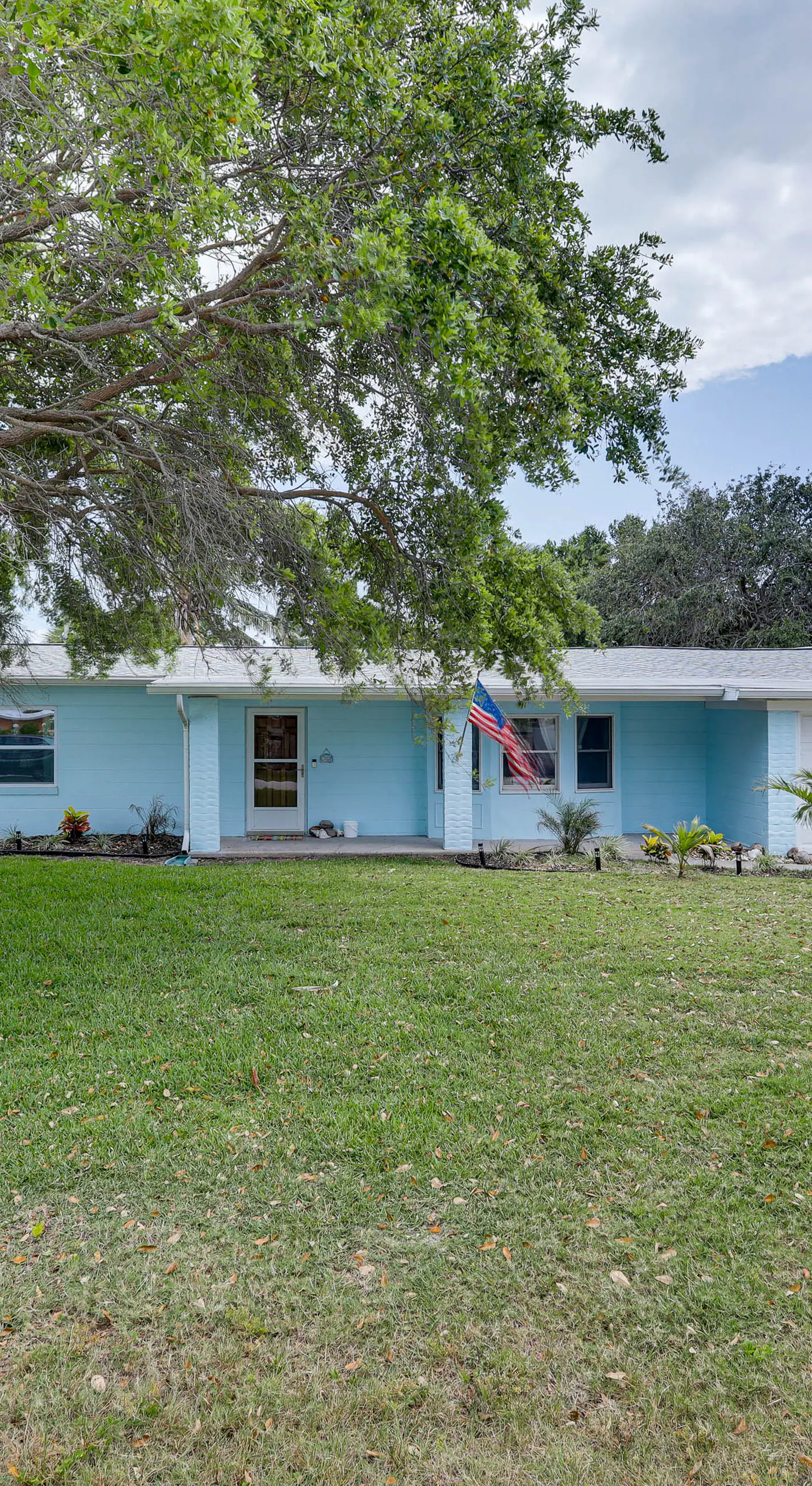 Pet-Friendly Cocoa Beach Home: Walk to Beach!