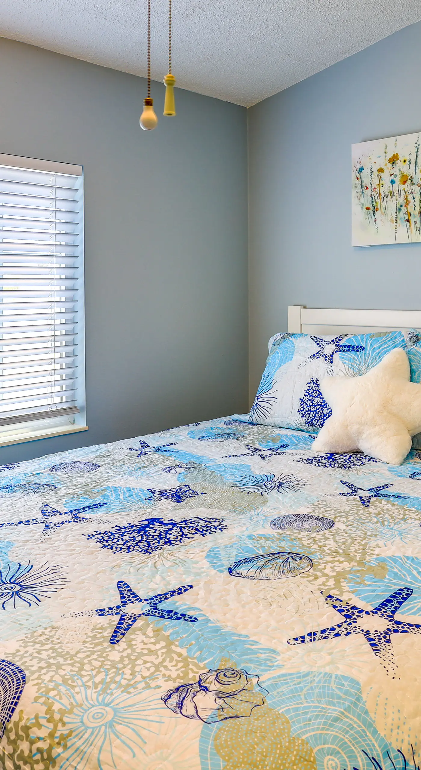 Pool Access, Walk to Beach! Cozy Jensen Beach Home