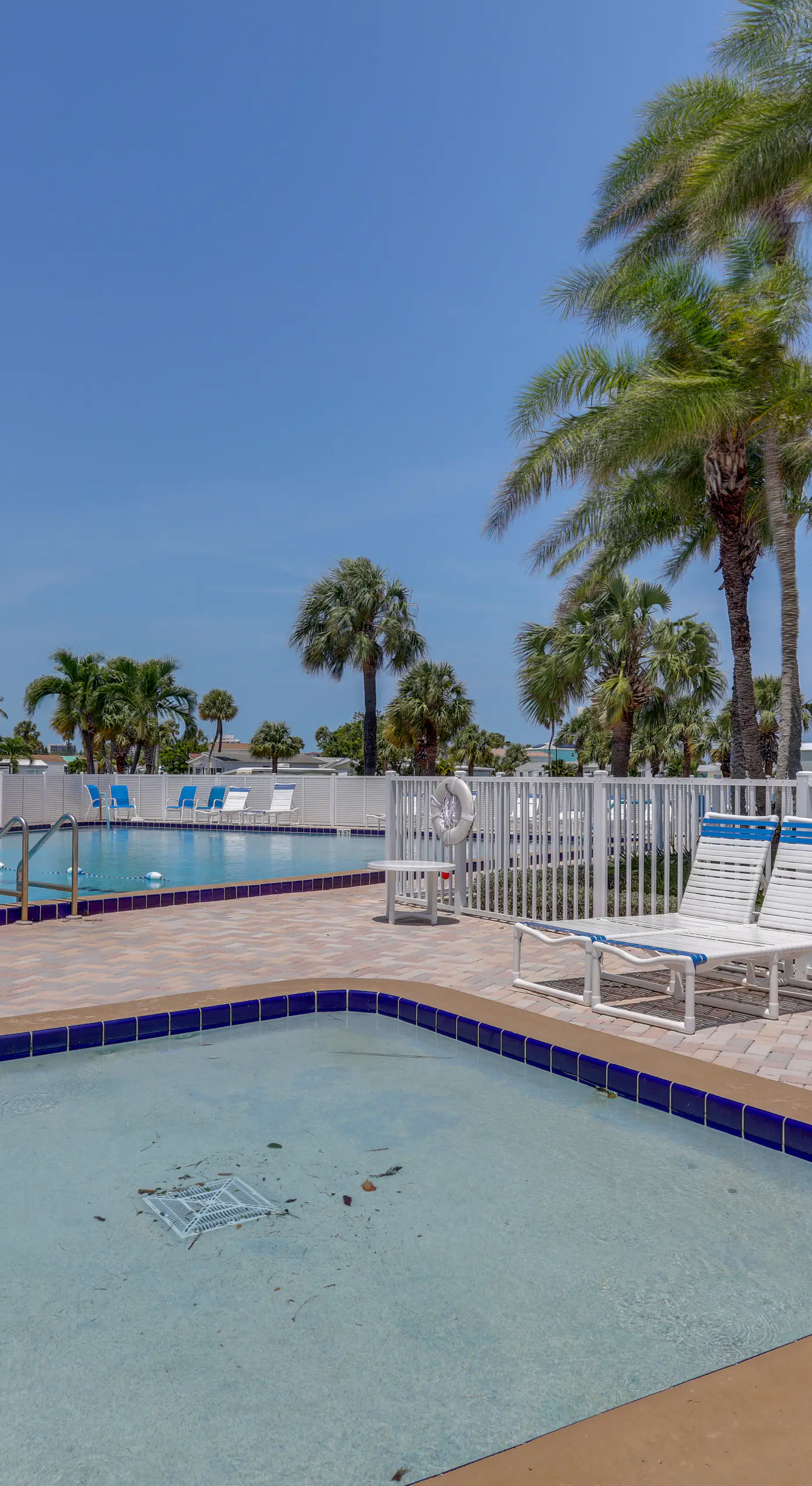 Pool Access, Walk to Beach! Cozy Jensen Beach Home