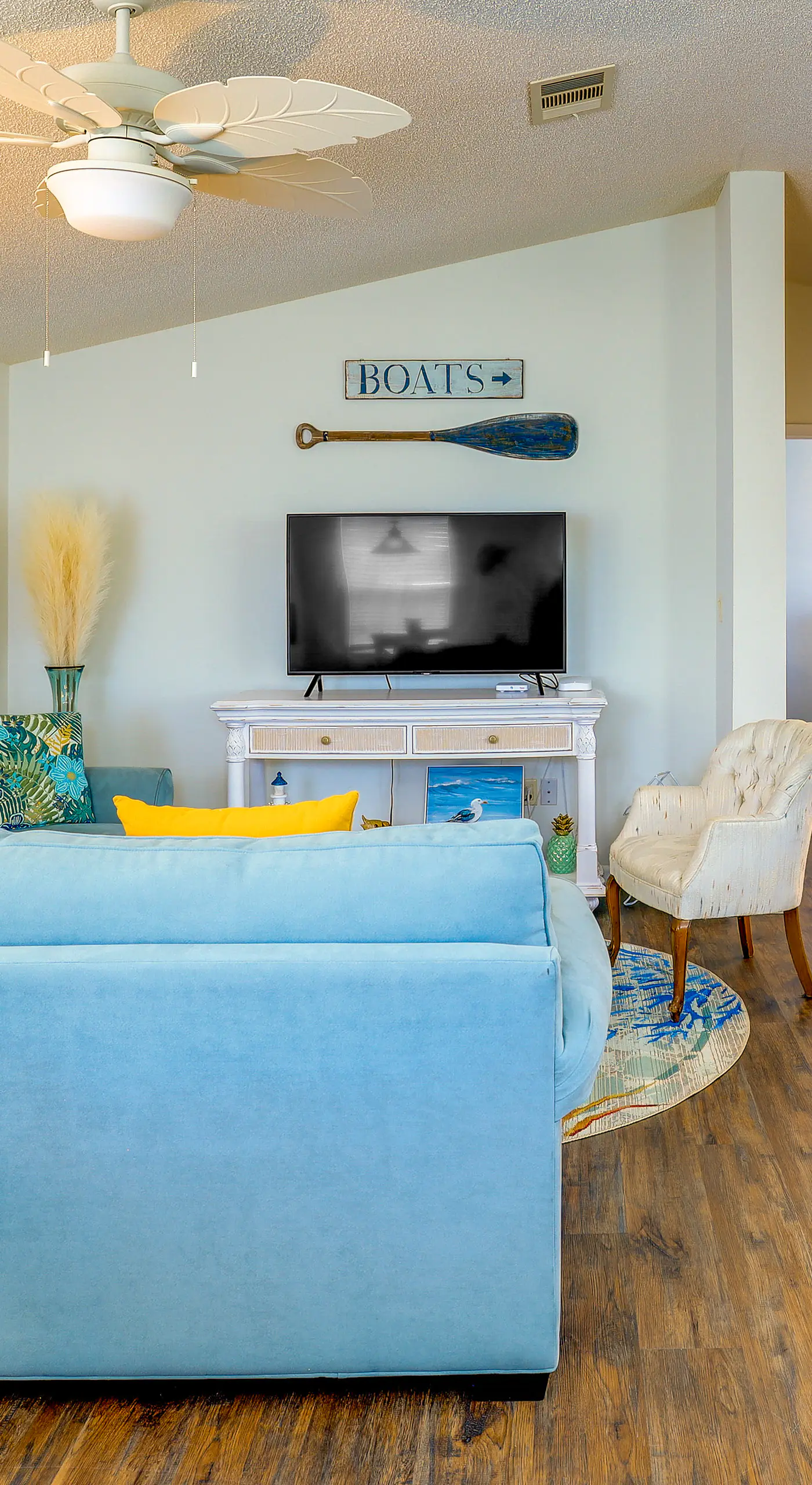 Pool Access, Walk to Beach! Cozy Jensen Beach Home
