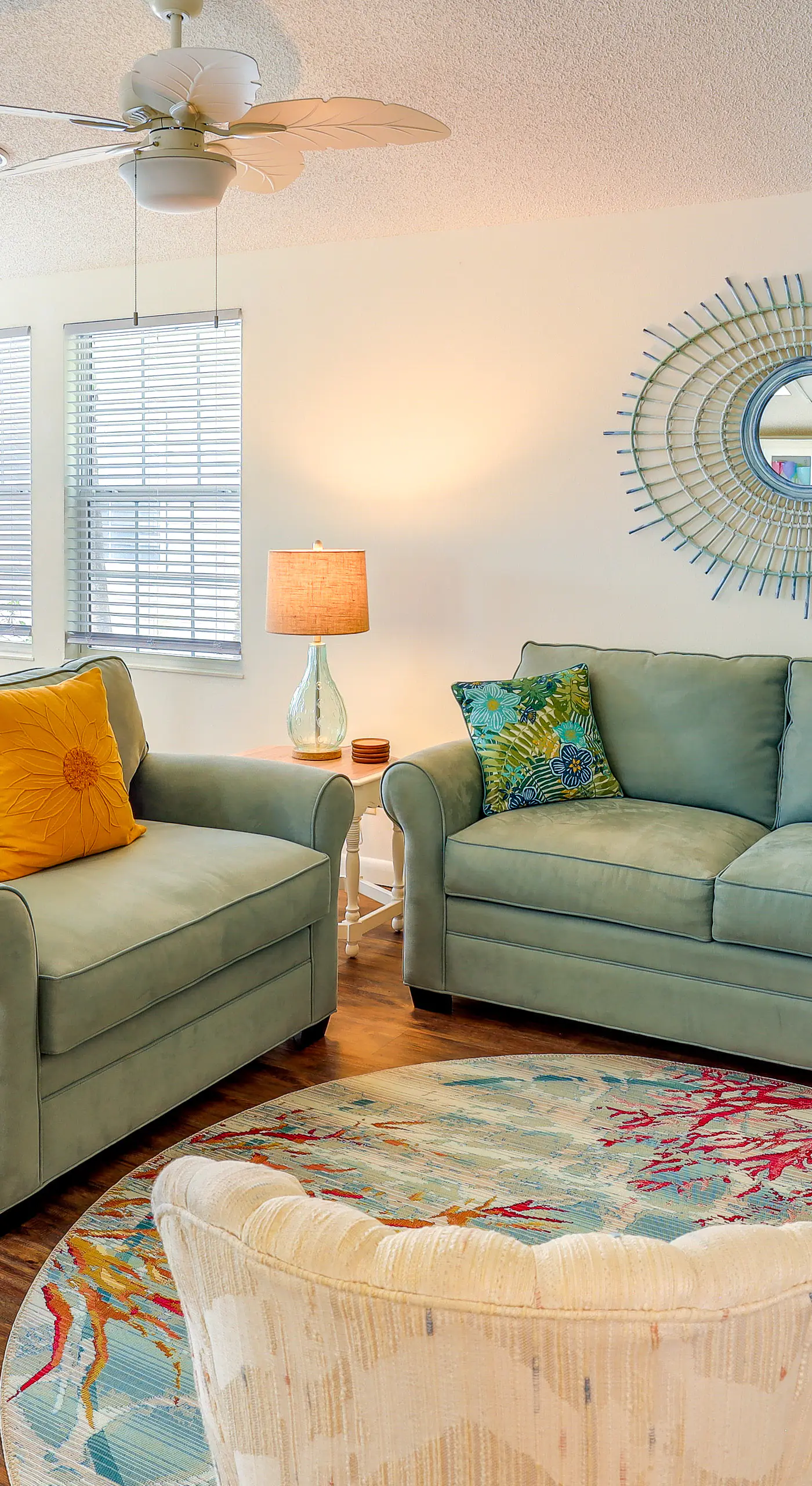 Pool Access, Walk to Beach! Cozy Jensen Beach Home