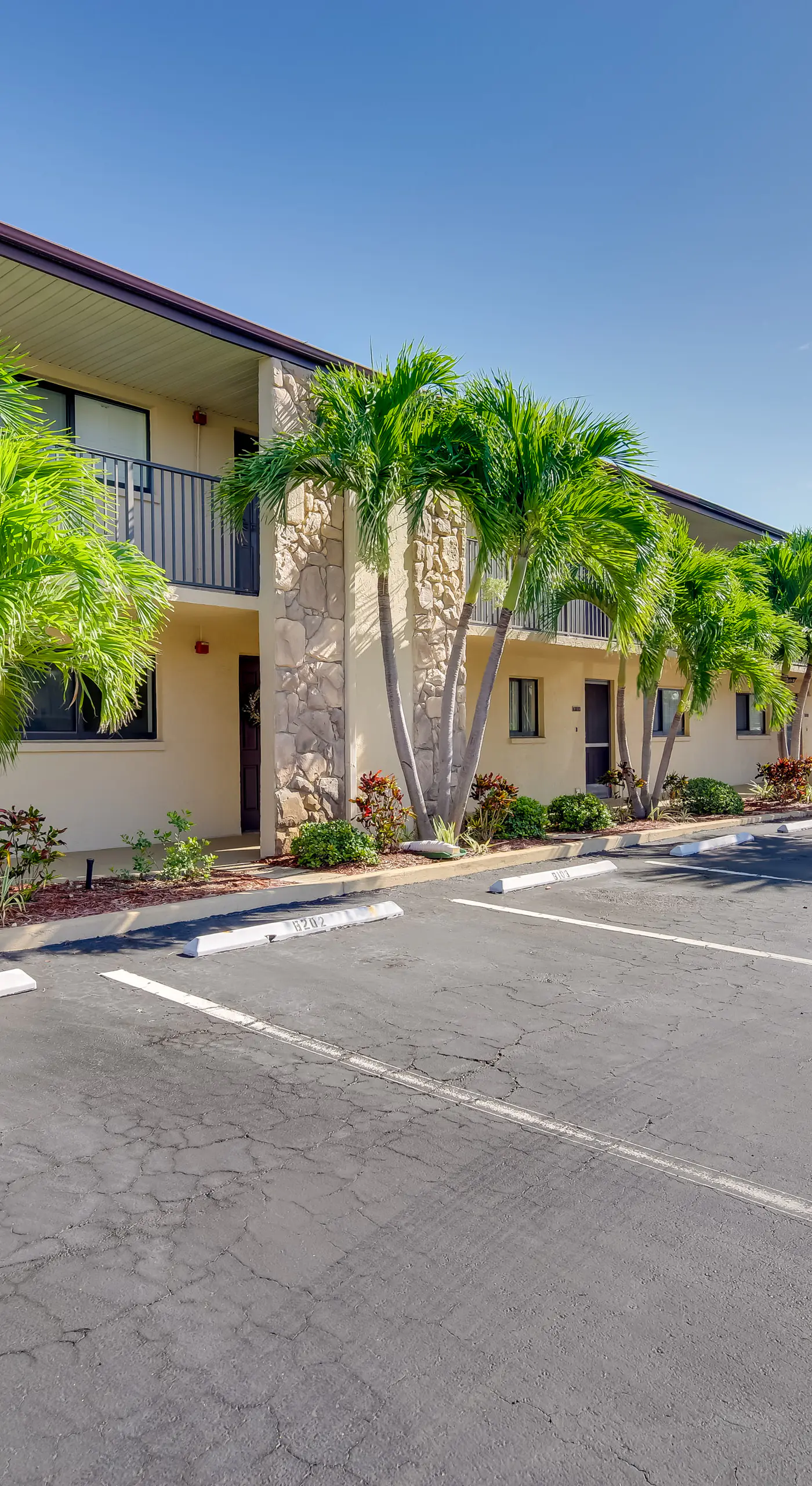 Cocoa Beach Condo w/ Community Pool & Hot Tub!