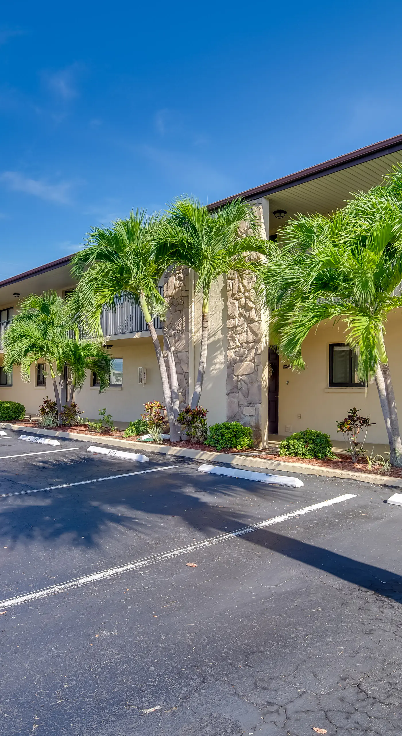 Cocoa Beach Condo w/ Community Pool & Hot Tub!