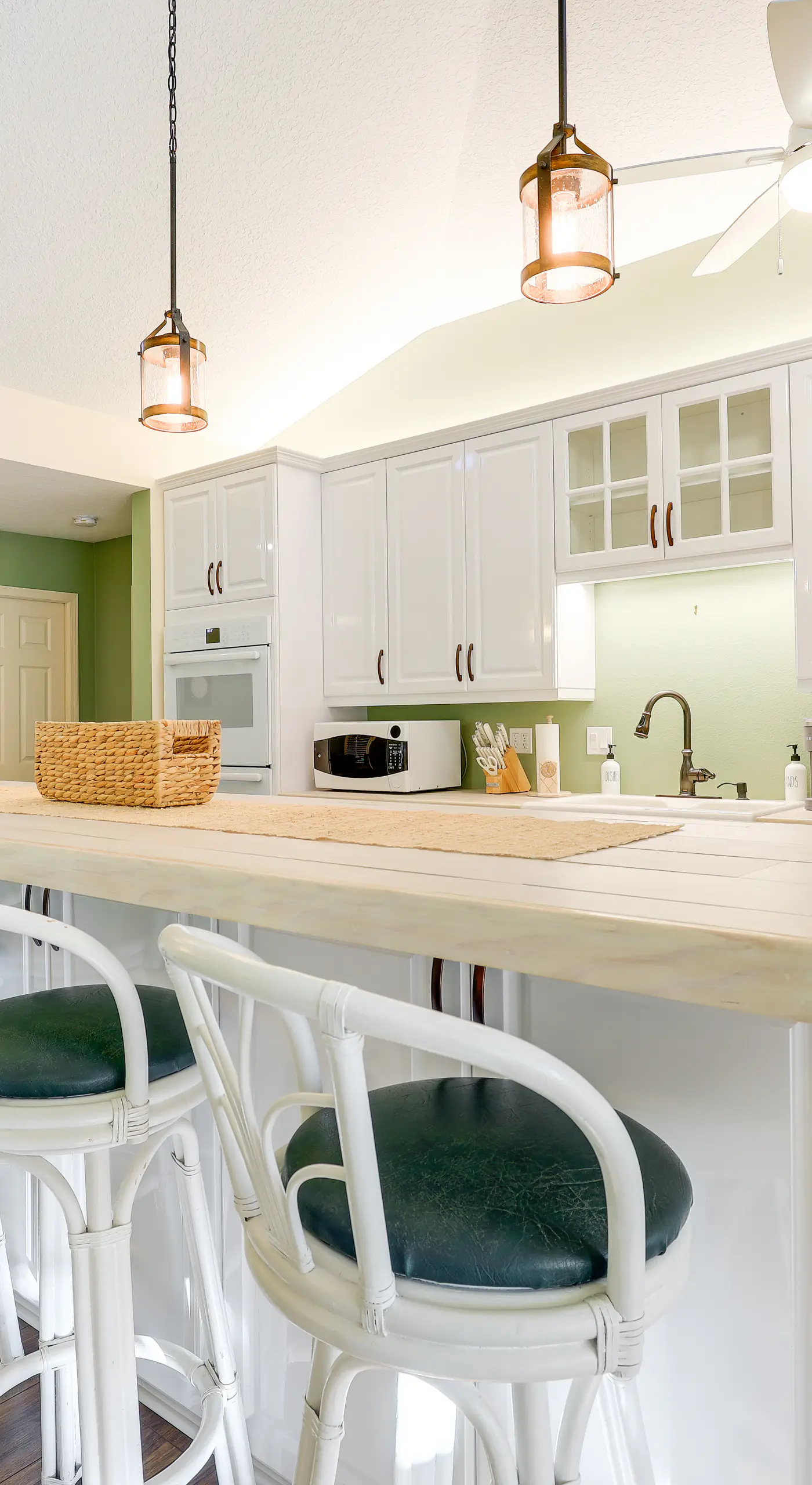 Pet-Friendly Fort Pierce Home w/ Screened Porch!