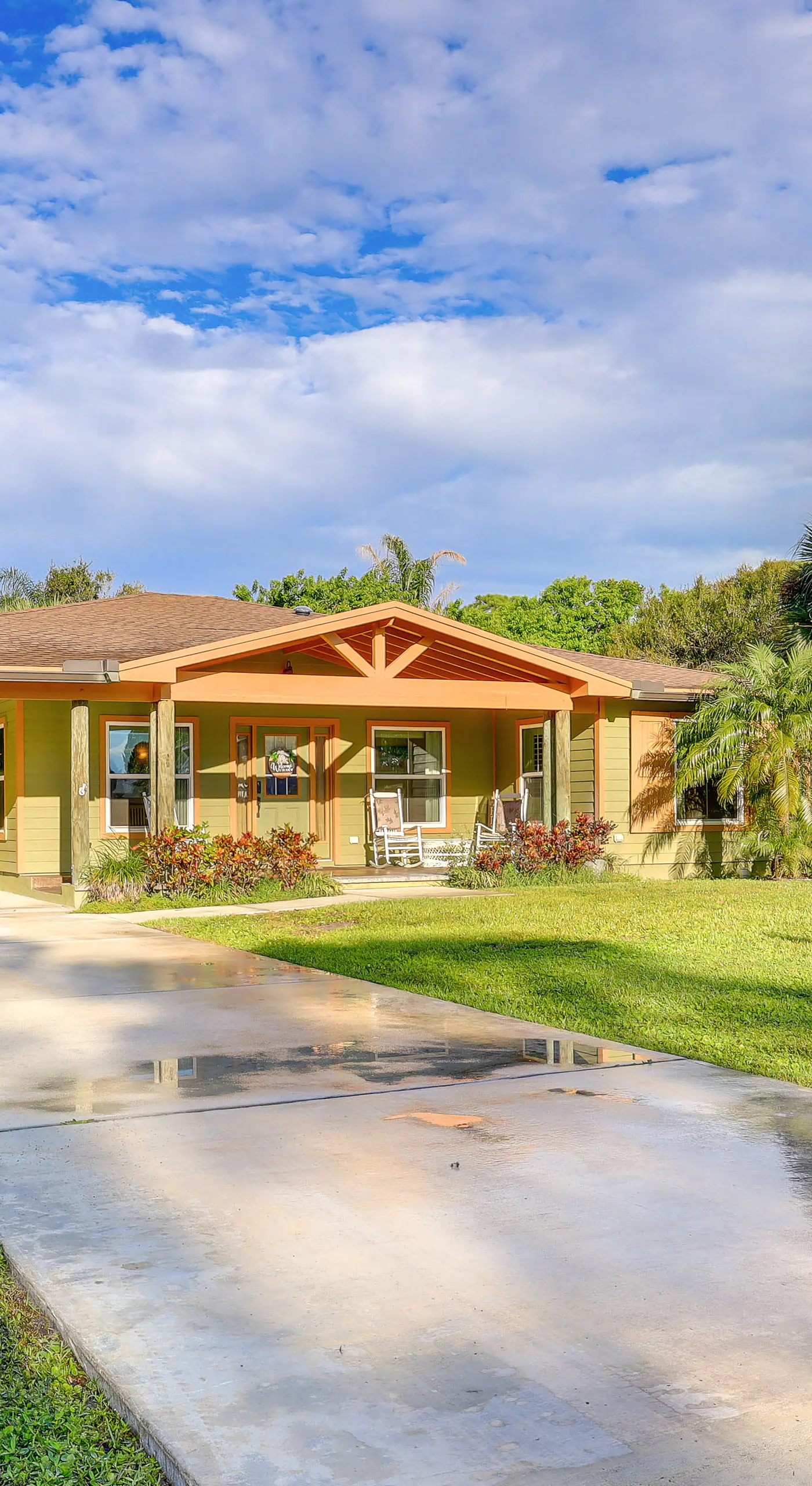 Pet-Friendly Fort Pierce Home w/ Screened Porch!