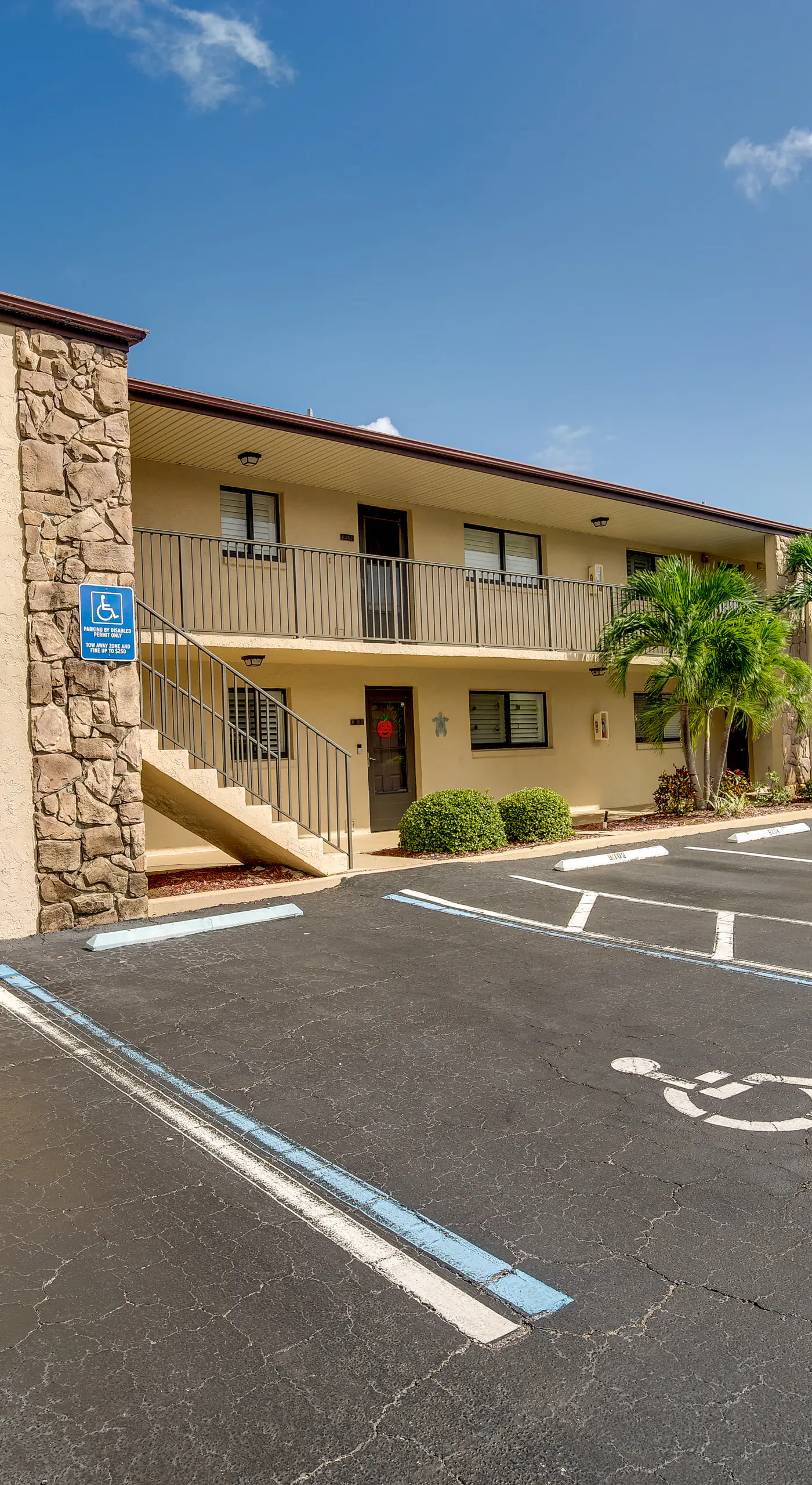 Pool, Hot Tub & Beach Access: Cocoa Beach Home!