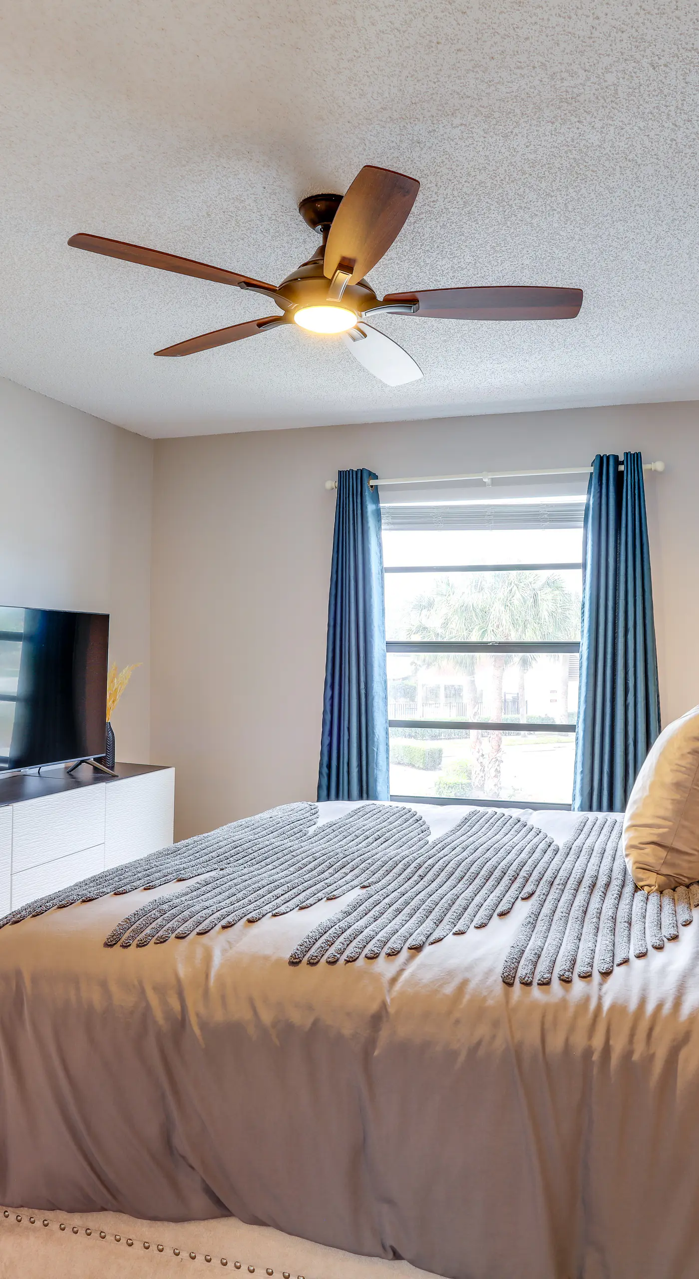 5 Mi to Beach: Jupiter Townhome w/ Pool Access