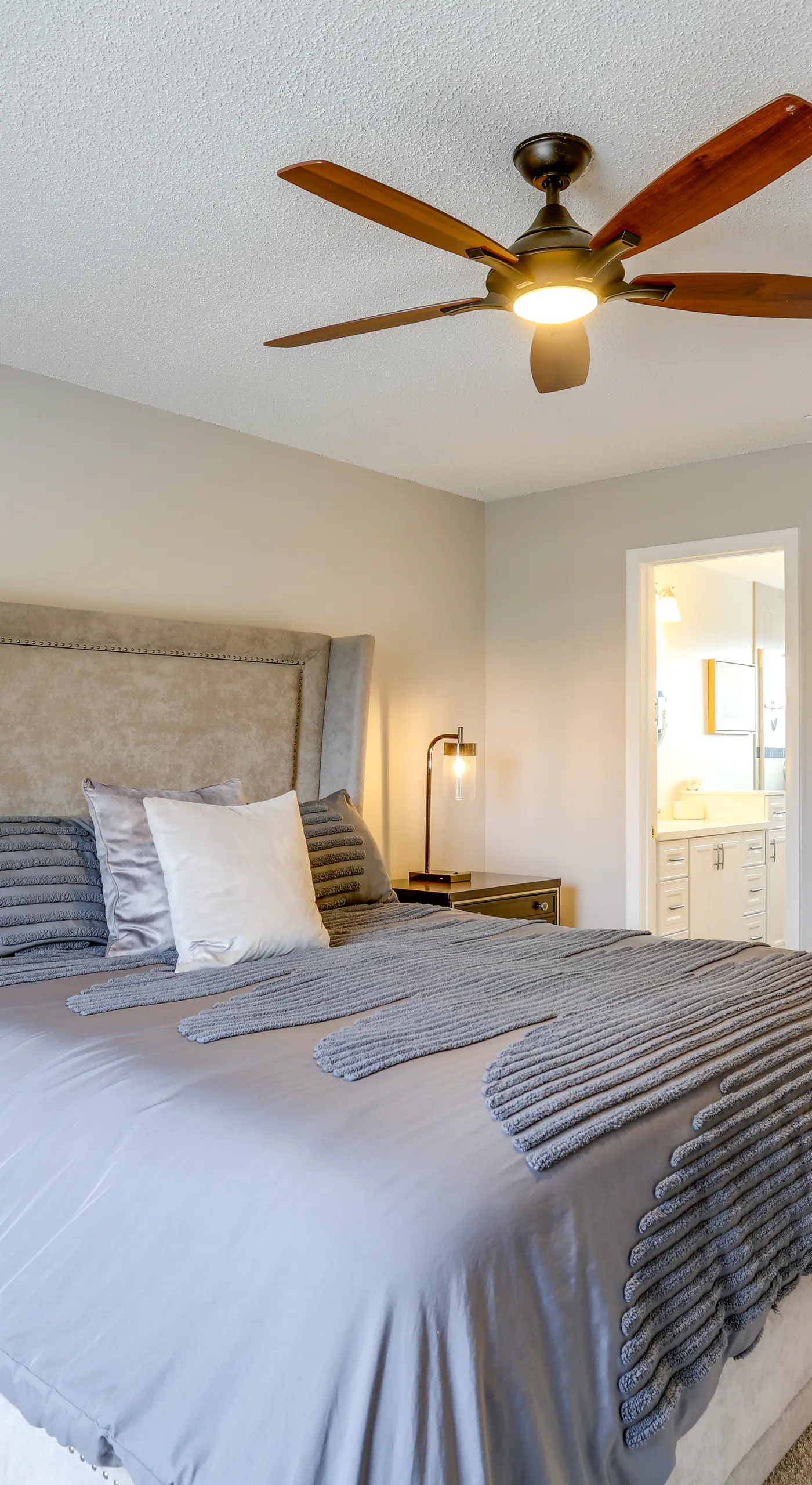 5 Mi to Beach: Jupiter Townhome w/ Pool Access
