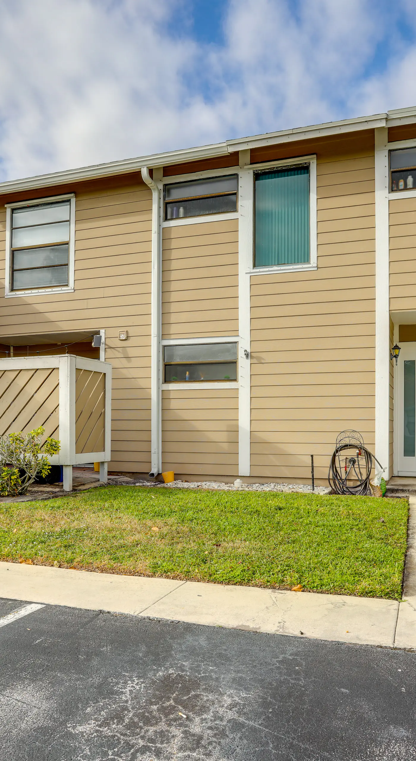 5 Mi to Beach: Jupiter Townhome w/ Pool Access