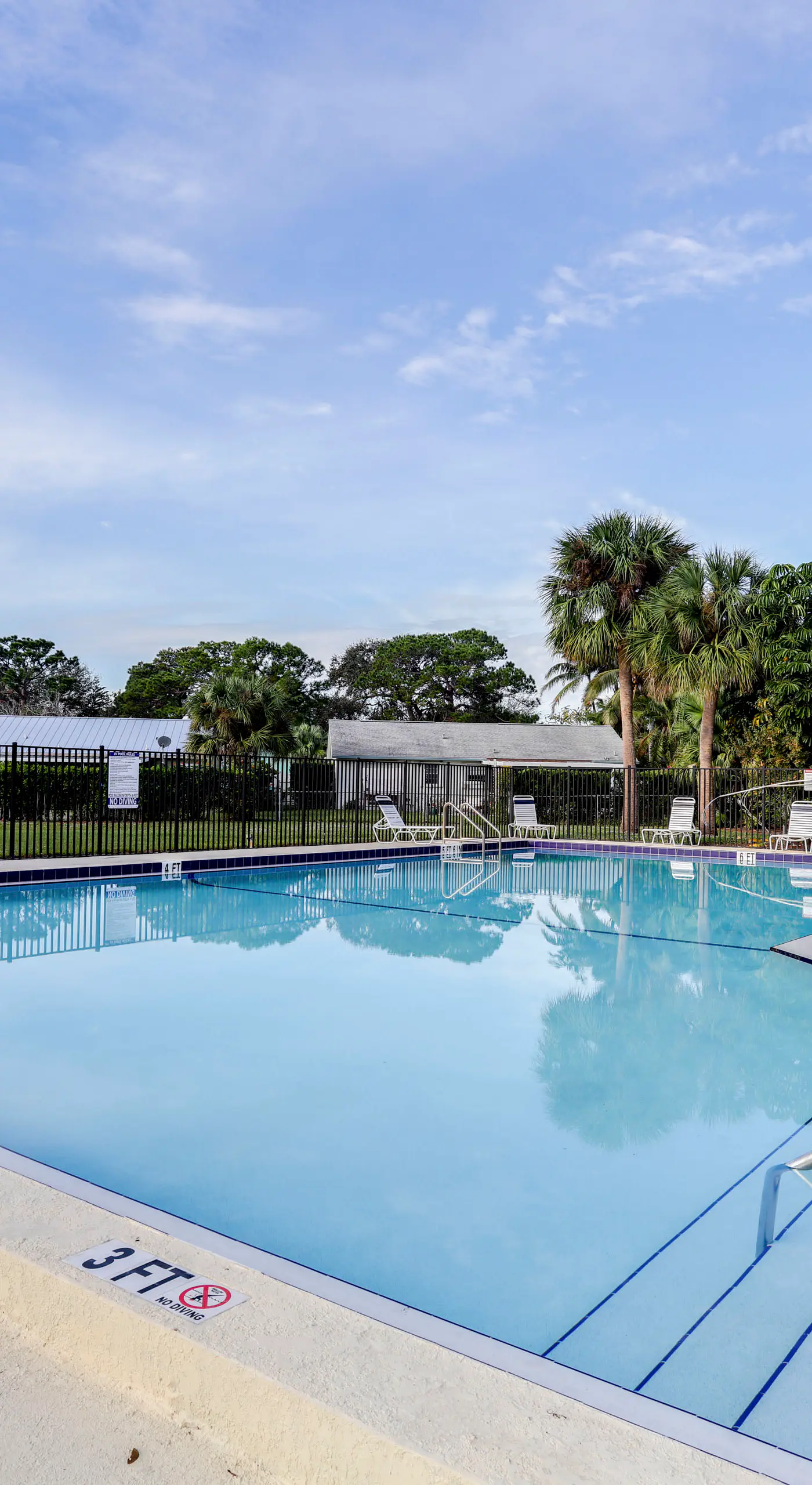 5 Mi to Beach: Jupiter Townhome w/ Pool Access