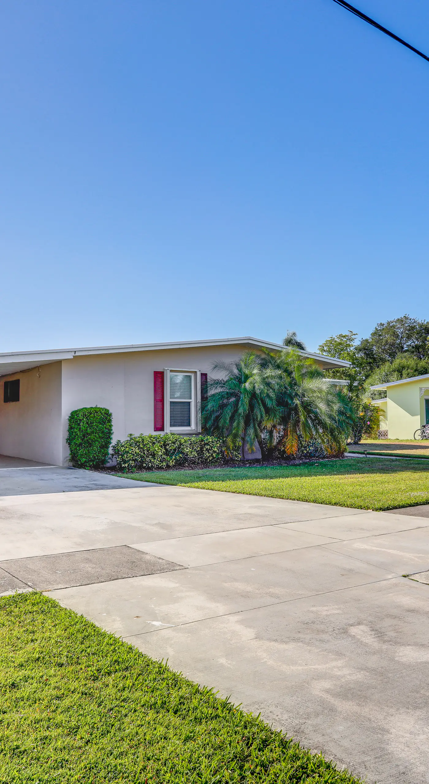 Sunny Port St Lucie Home: Lanai & Golf Course View