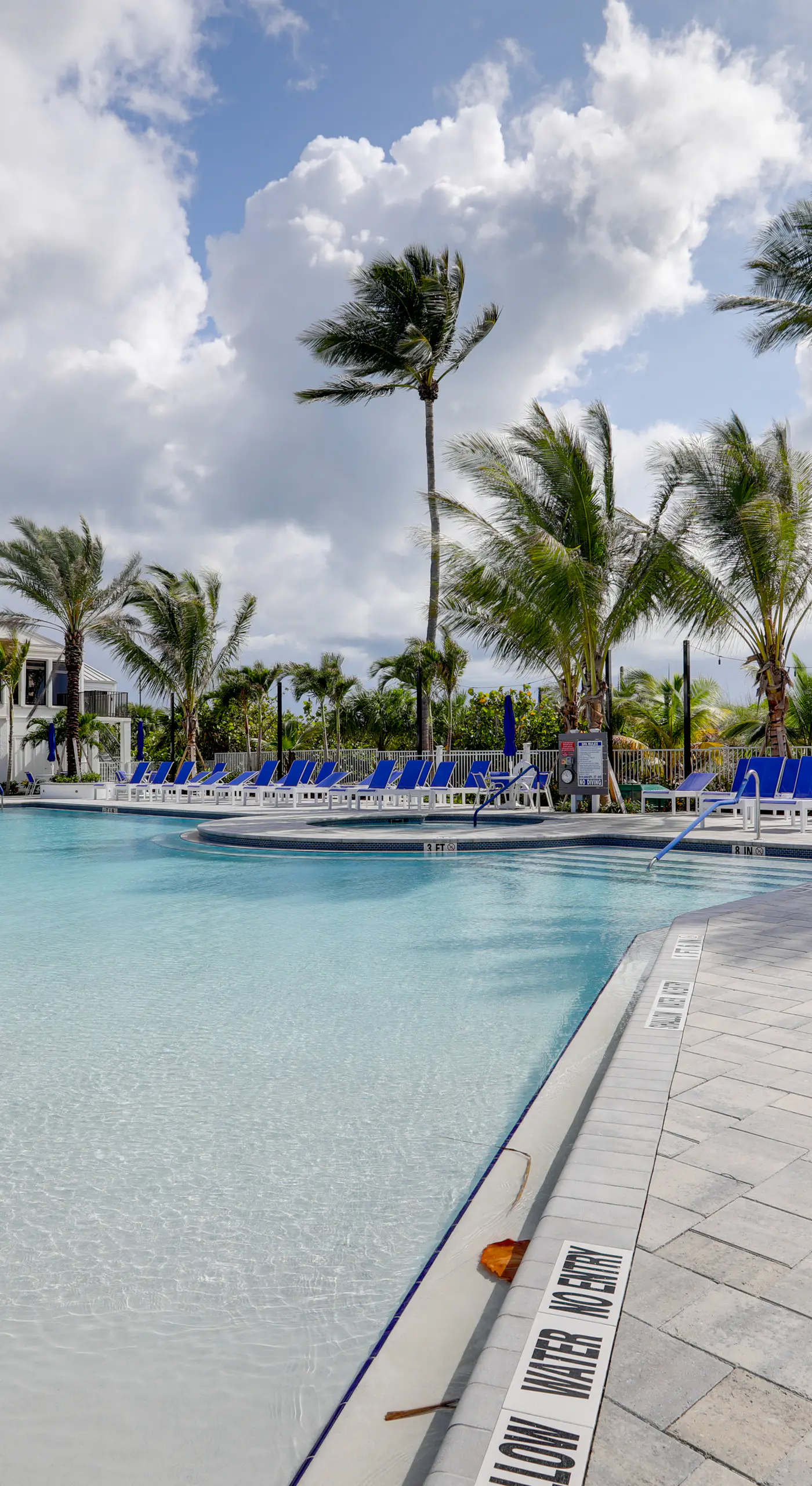 Fort Pierce Condo w/ Screened Porch: Walk to Beach