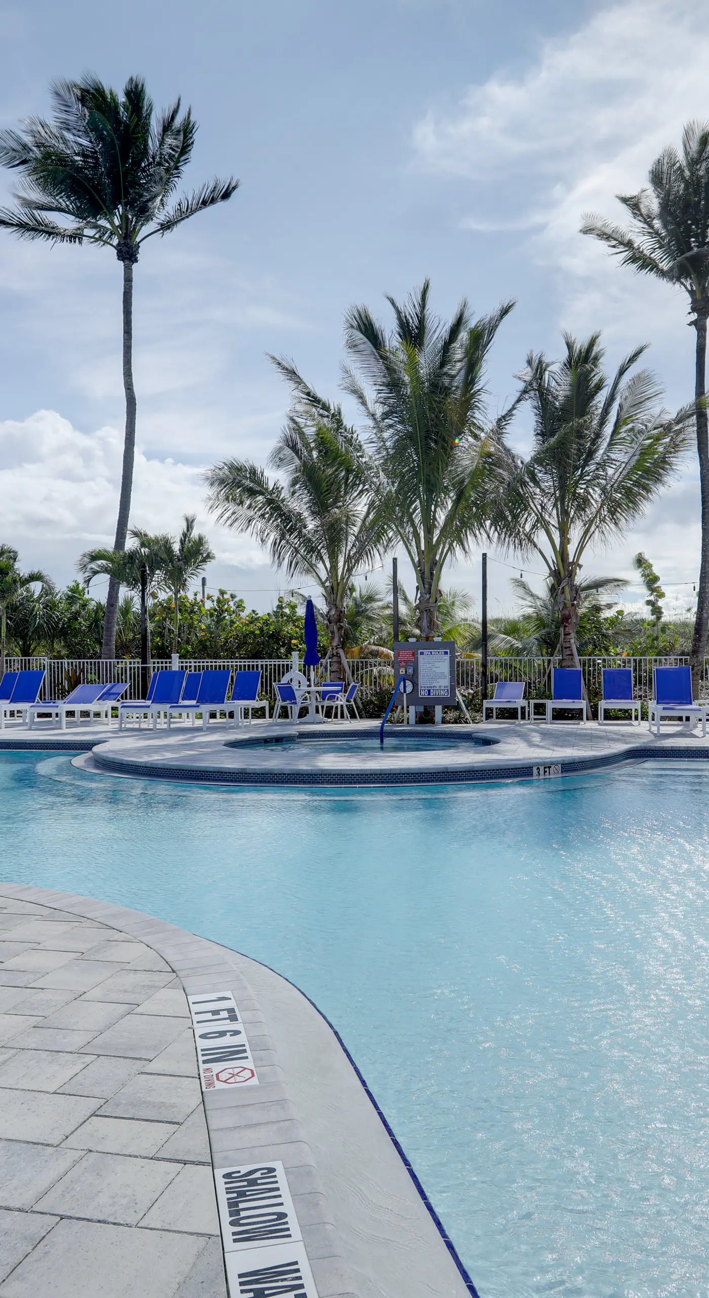 Fort Pierce Condo w/ Screened Porch: Walk to Beach