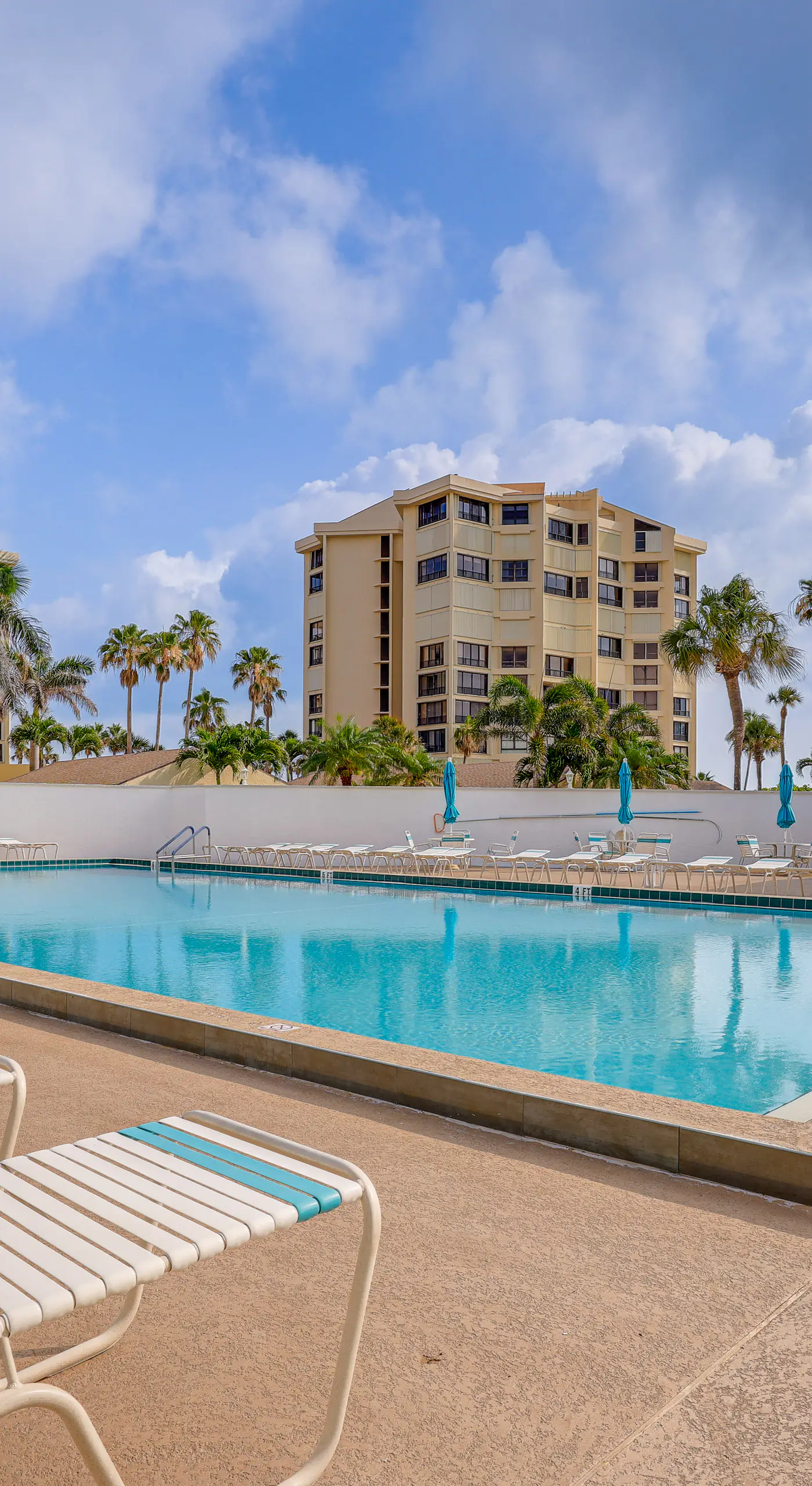 Fort Pierce Condo w/ Screened Porch: Walk to Beach