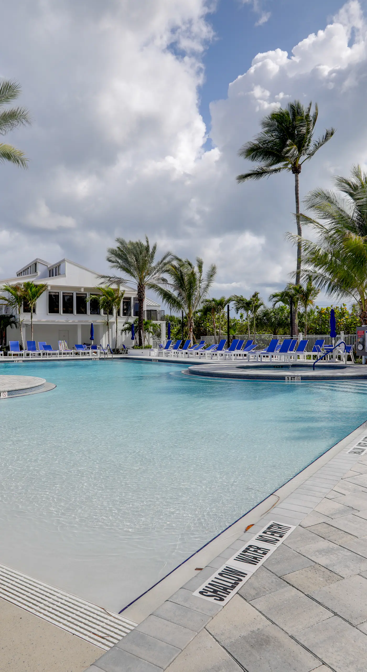 Fort Pierce Condo w/ Screened Porch: Walk to Beach