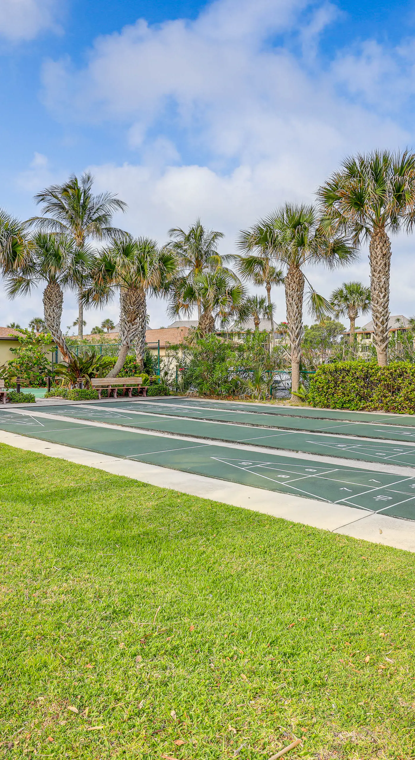 Fort Pierce Condo w/ Screened Porch: Walk to Beach