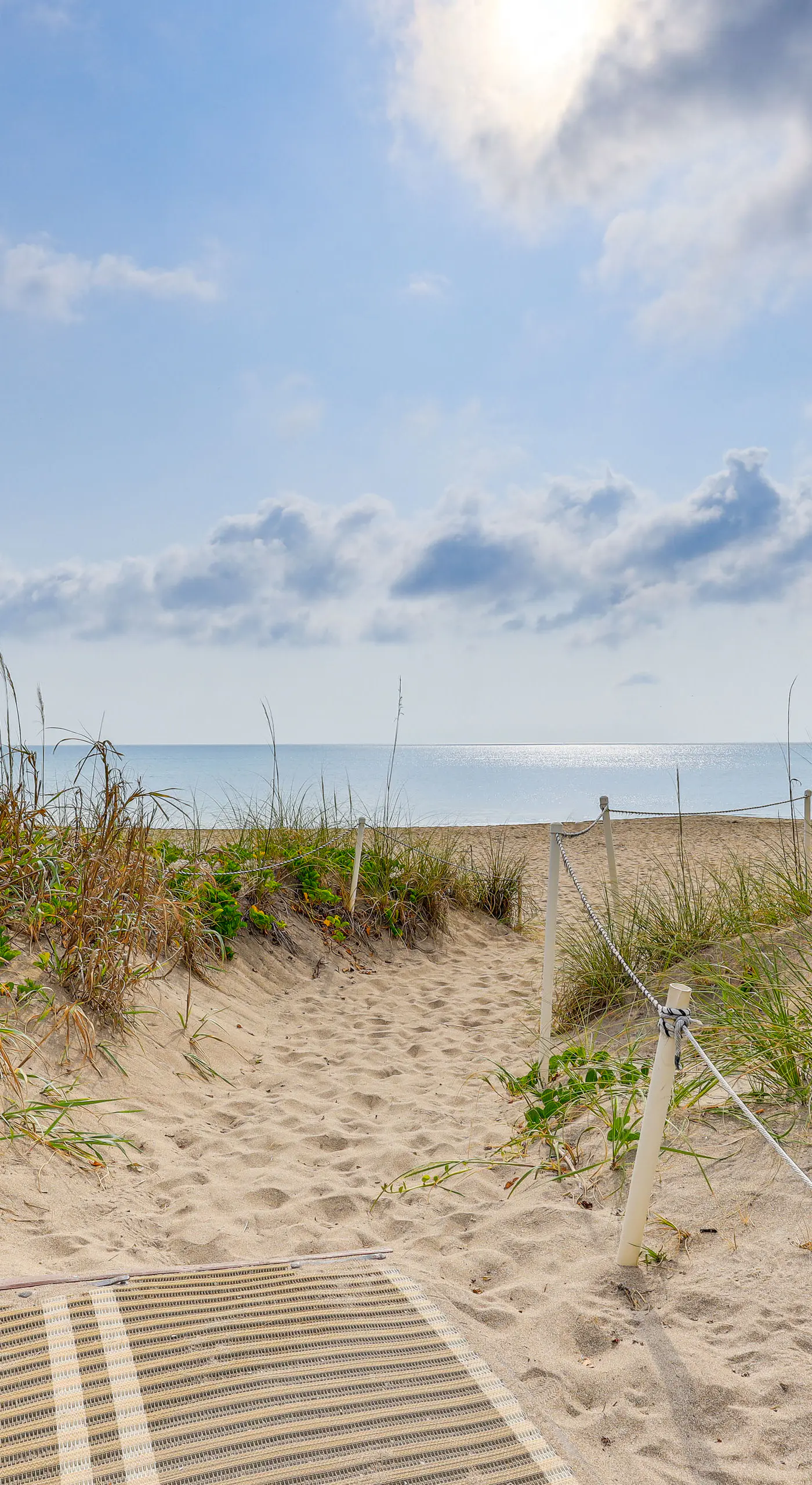 Fort Pierce Condo w/ Screened Porch: Walk to Beach