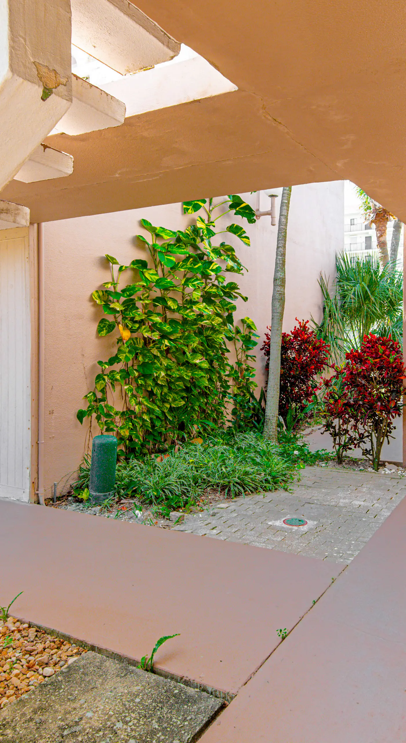 Cute Cocoa Beach Condo w/ Pool & Beach Access!