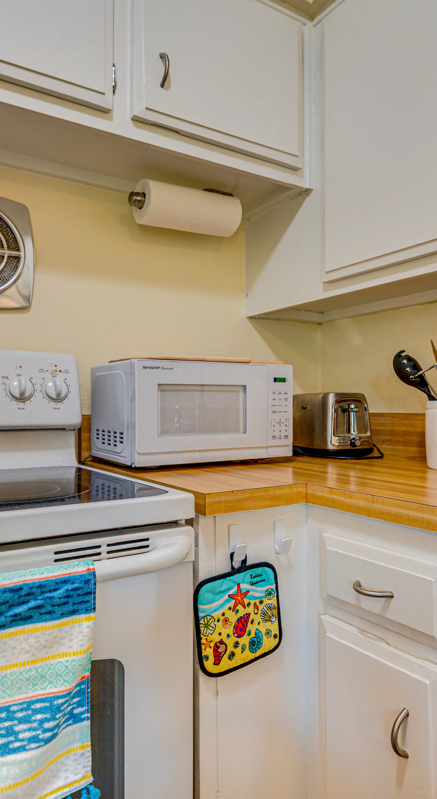 Cute Cocoa Beach Condo w/ Pool & Beach Access!