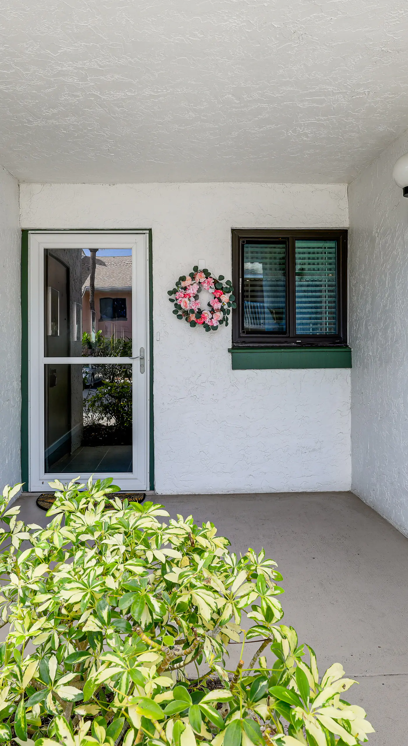 Condo w/ Patio & Resort Amenities in Fort Pierce!