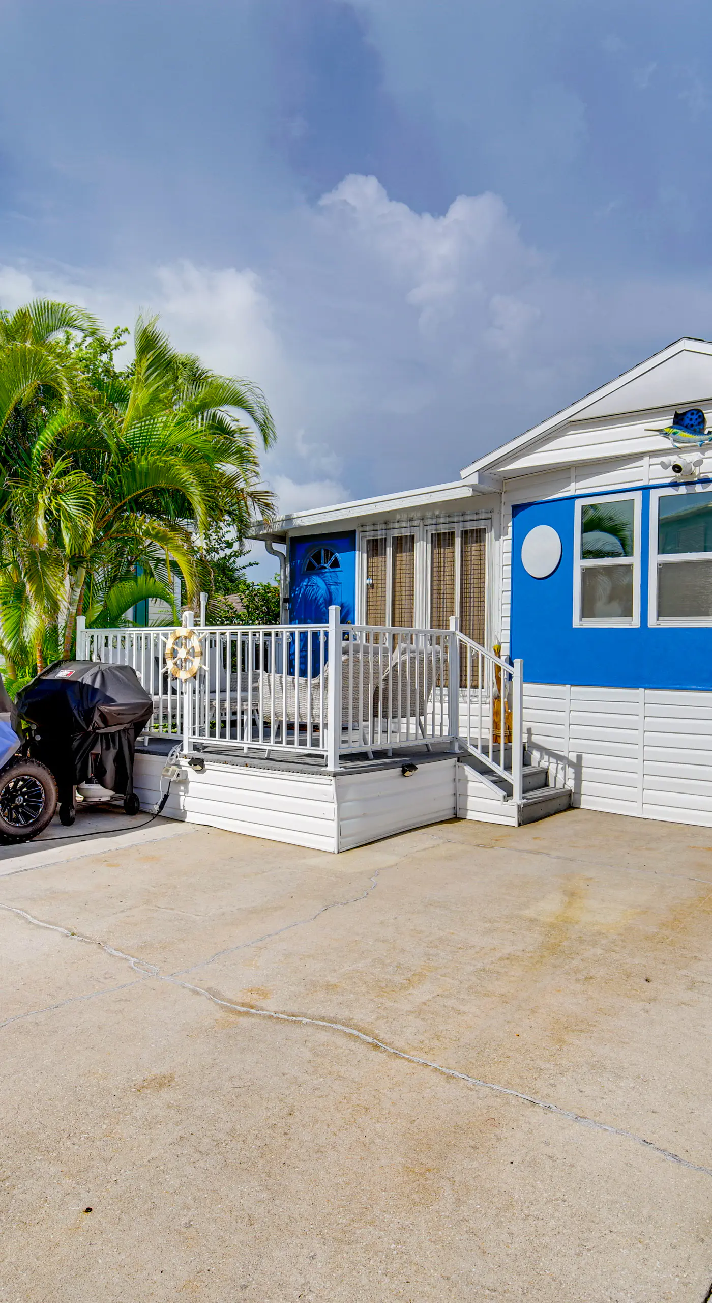 Island Cottage in Jensen Beach w/ Pool Access!
